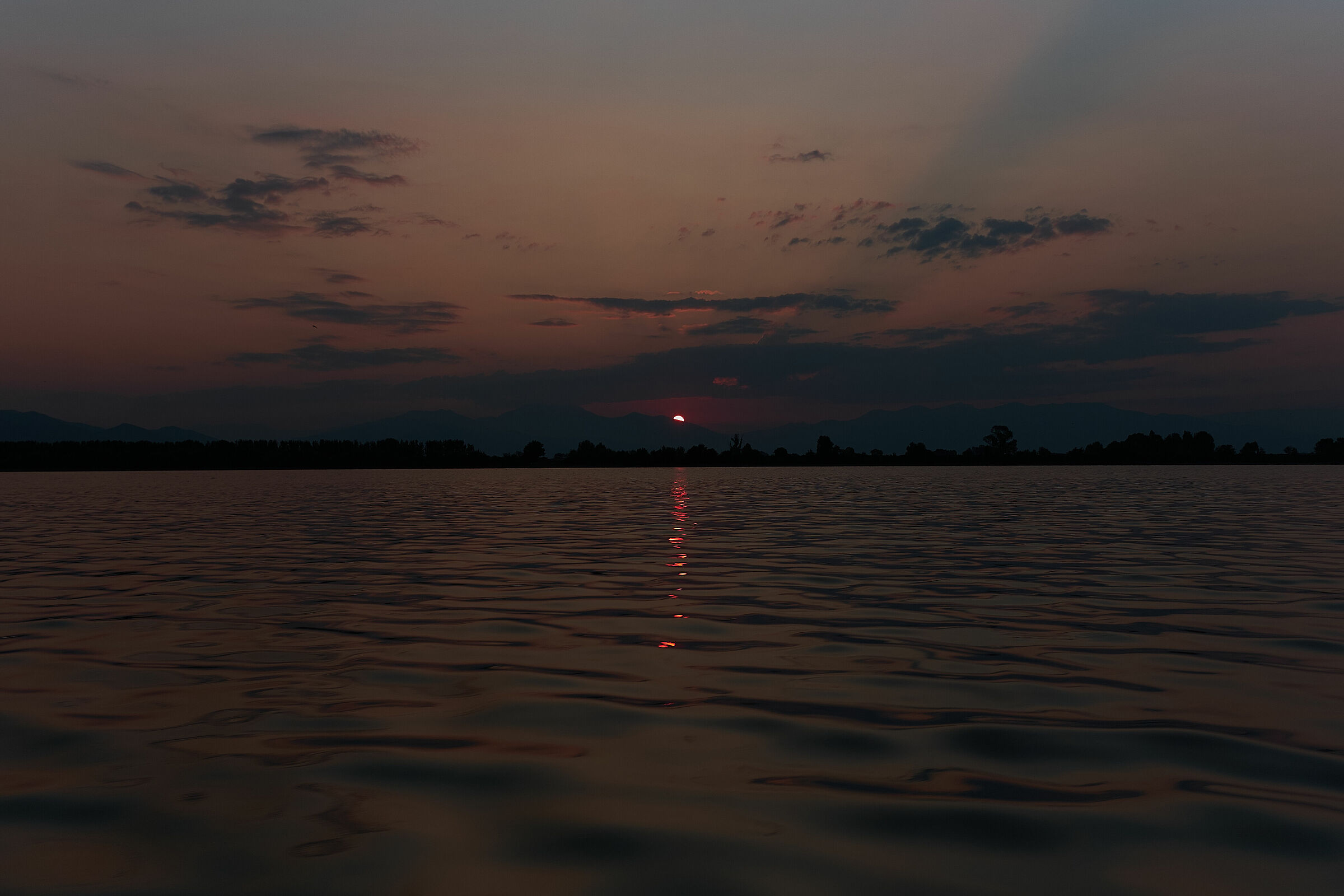 Alba sul lago Kerkini