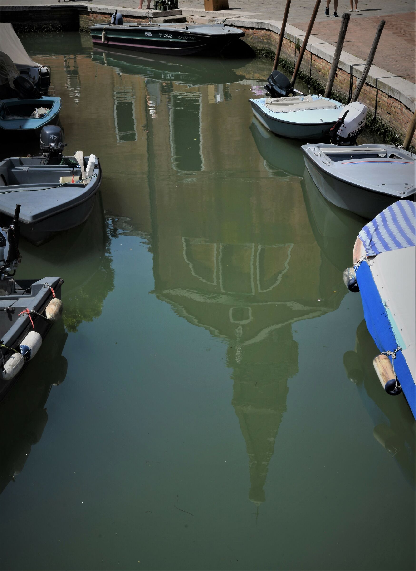 guardo nel canale e vedo... un campanile
