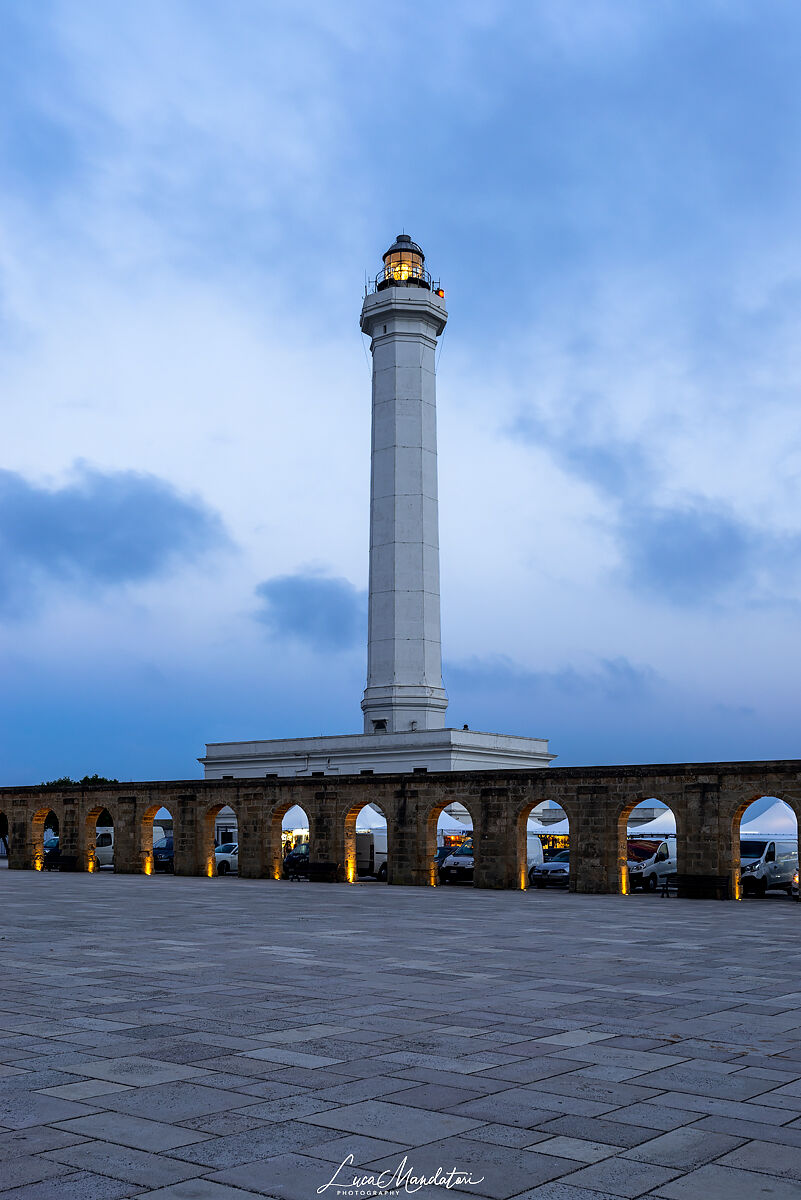 Ora blu sul faro di Leuca