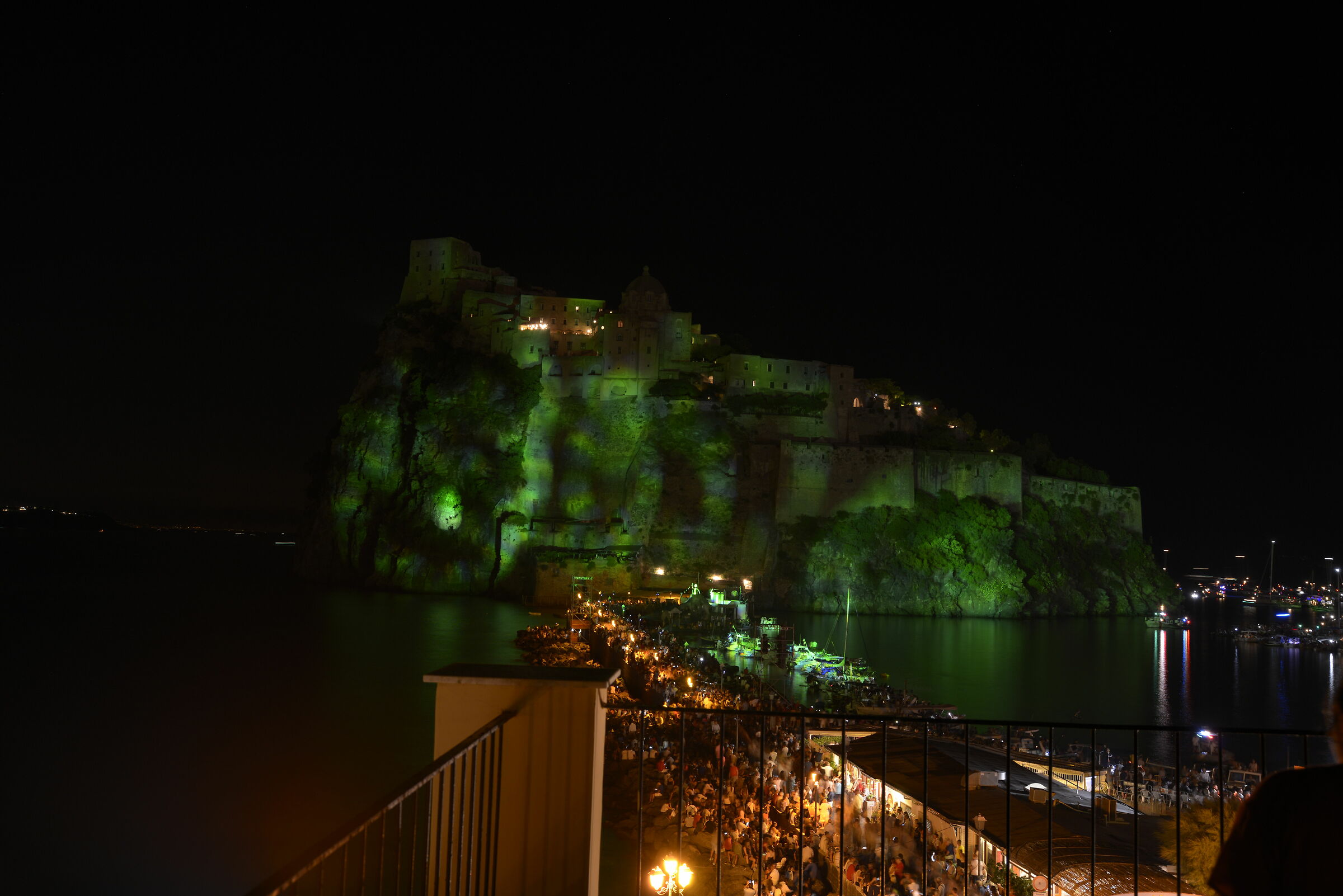Il castello Aragonese al verde