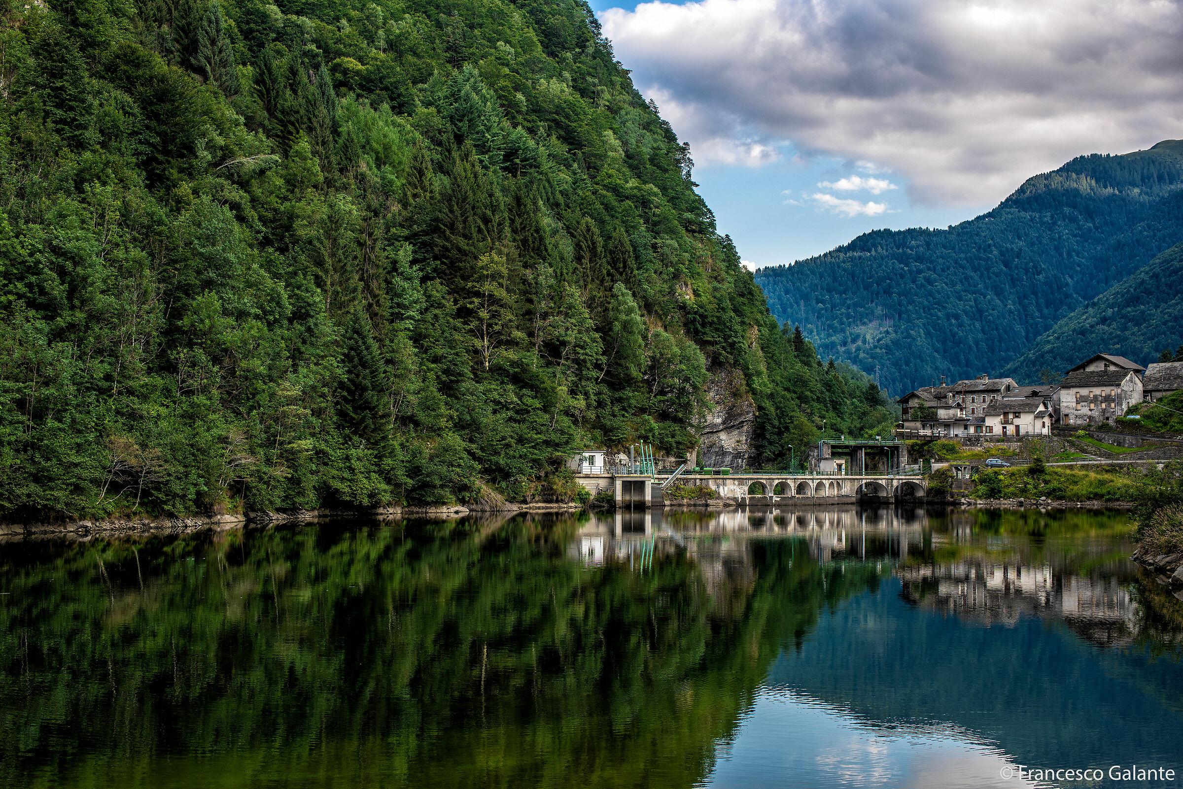 La Diga del Lago di Rimasco in Valsesia...