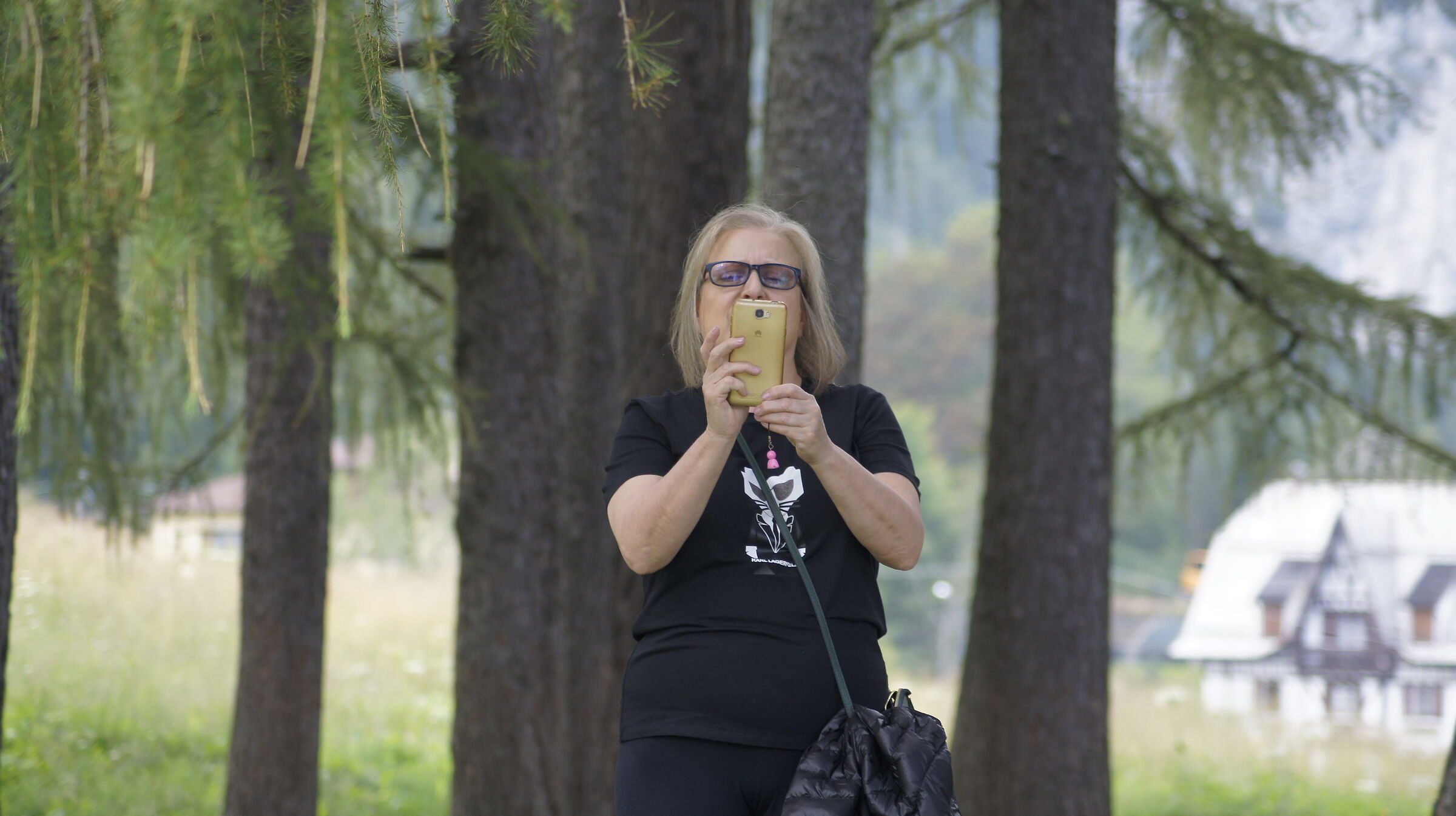 sister at the step of the Presolana