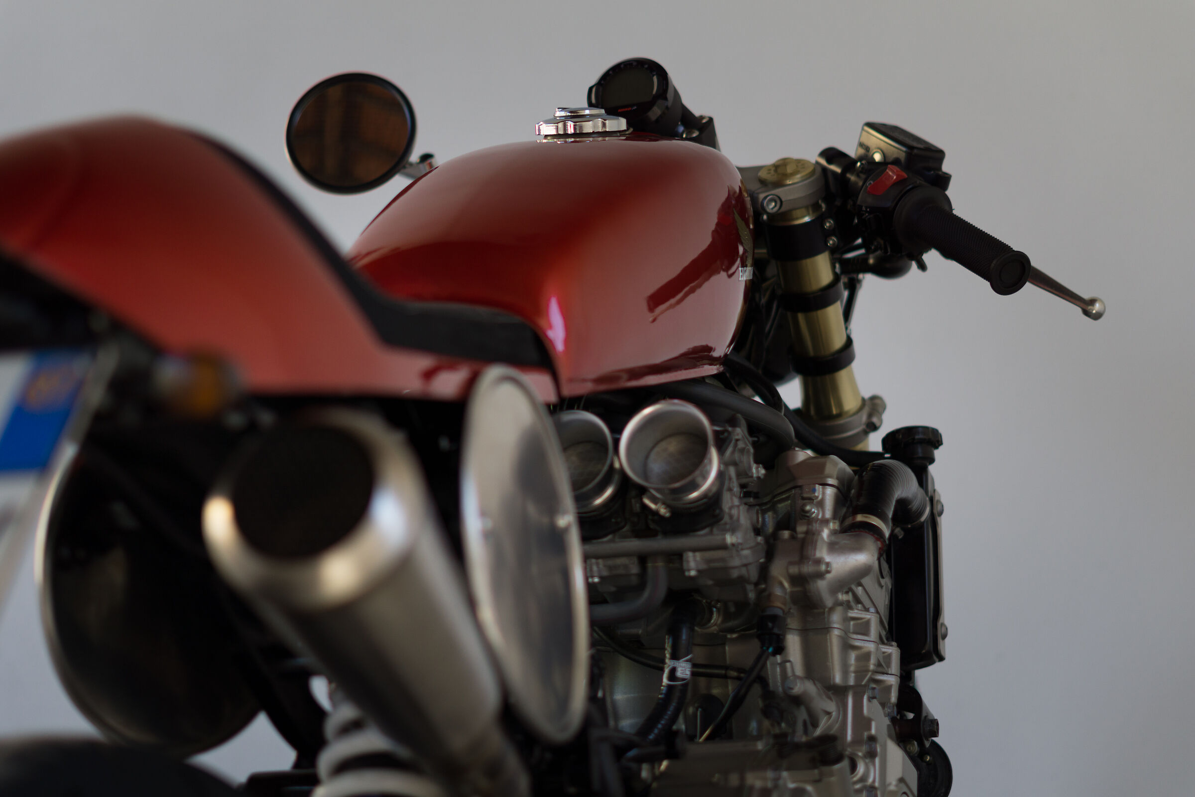 Honda Hornet Cafe Racer details 2