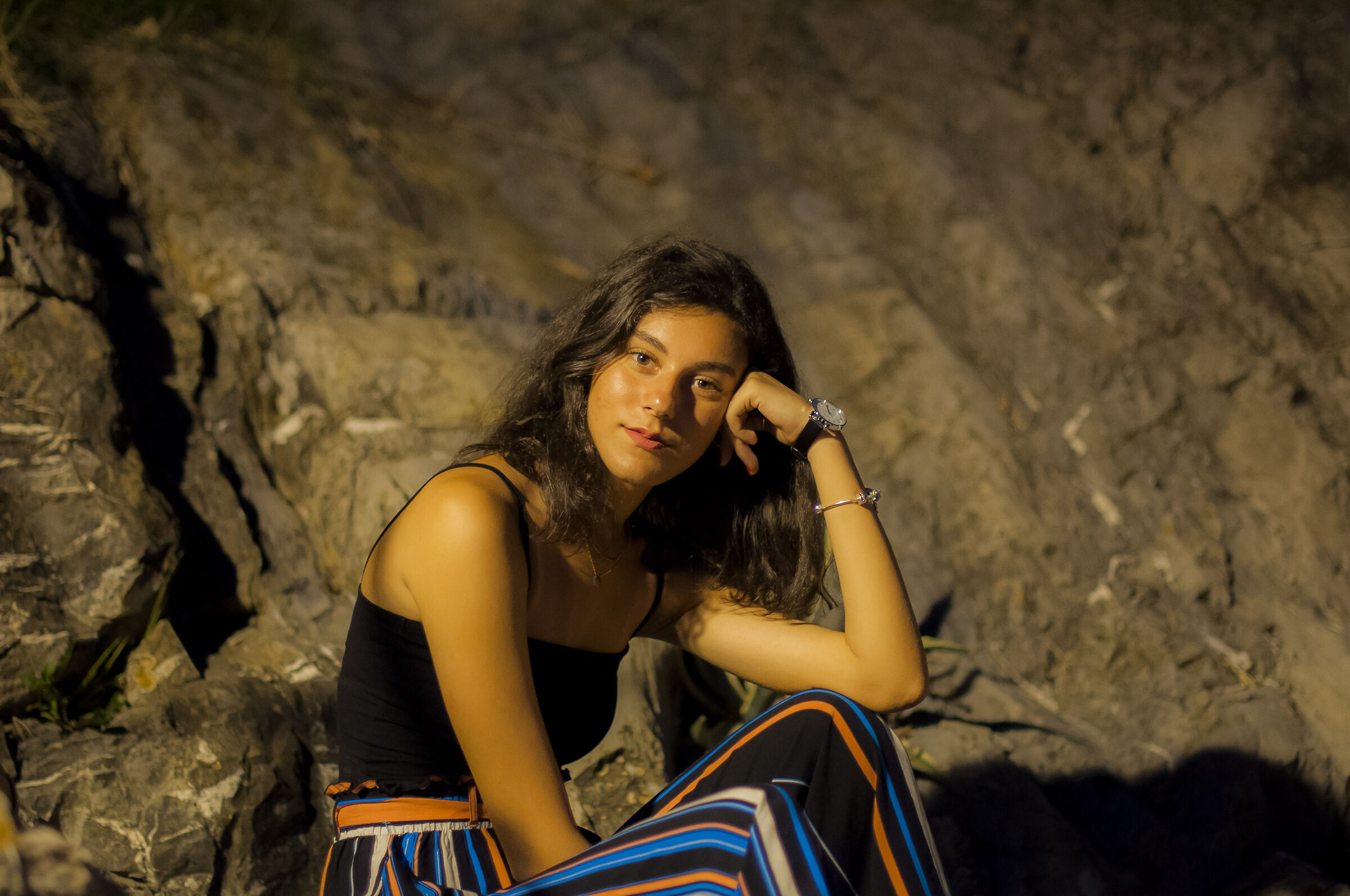 Avvolta dalla luce della sera (mia figlia)