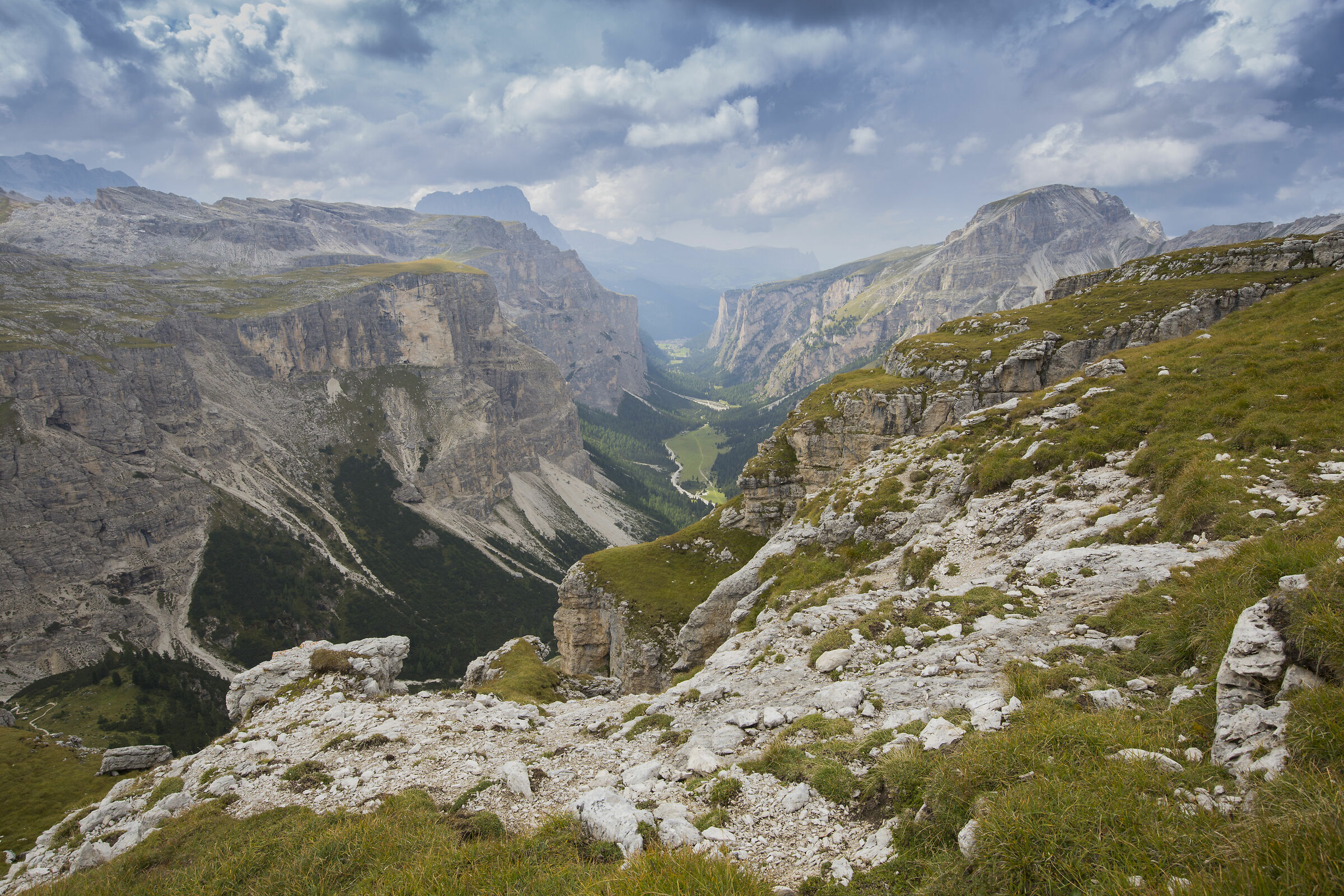 Trekking on Puez Odle