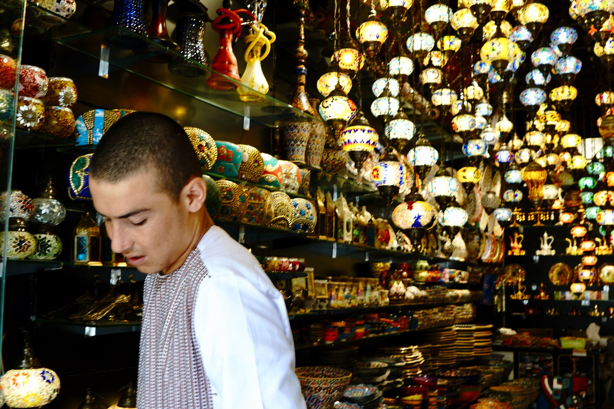 I work with a thousand lights