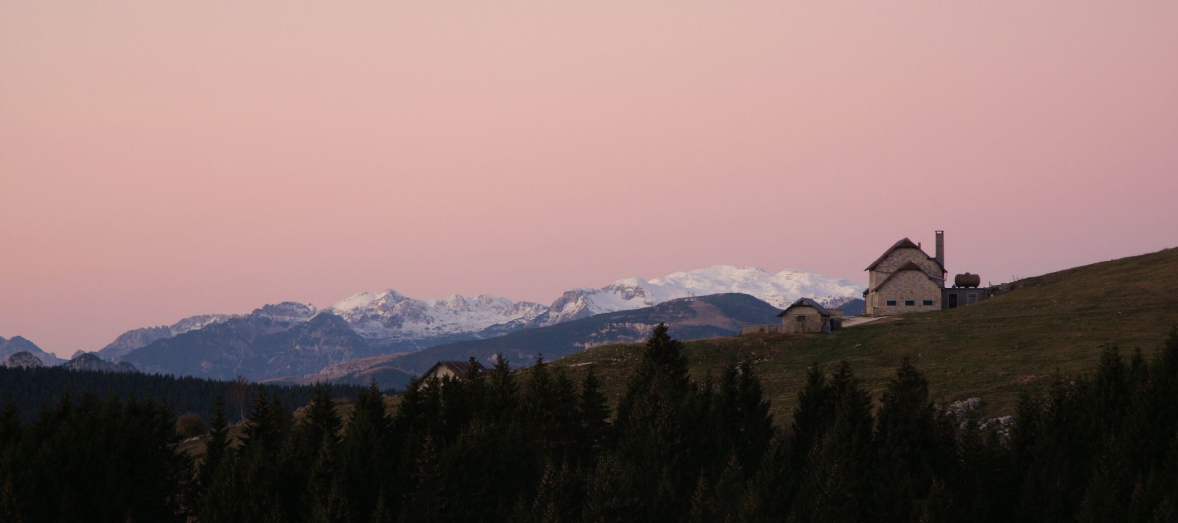 From the Larici hut to the Pasubio