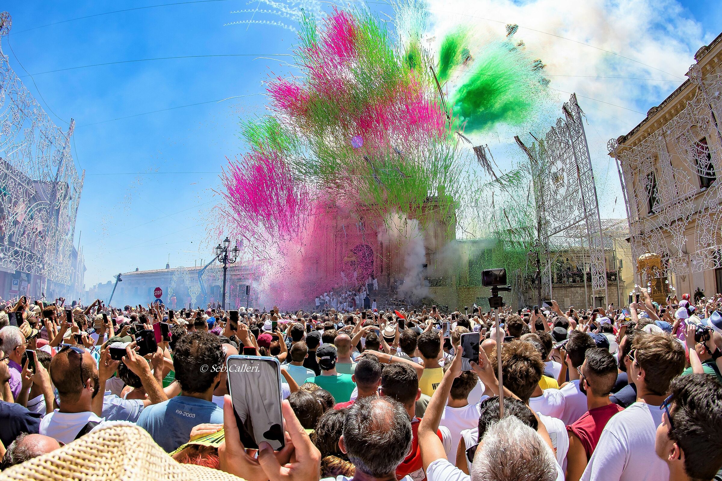 "Faith, Colors, Folklore..."