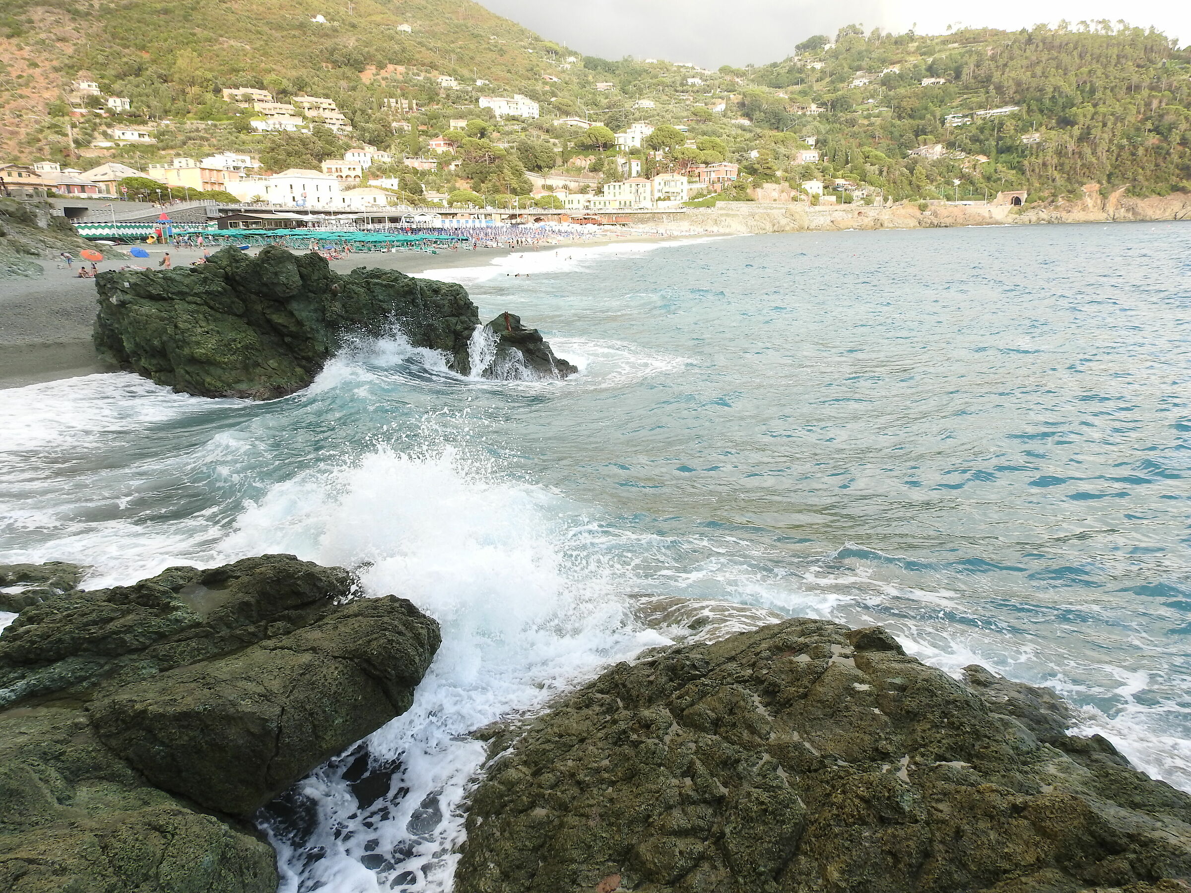 Rough sea to bonassola 3