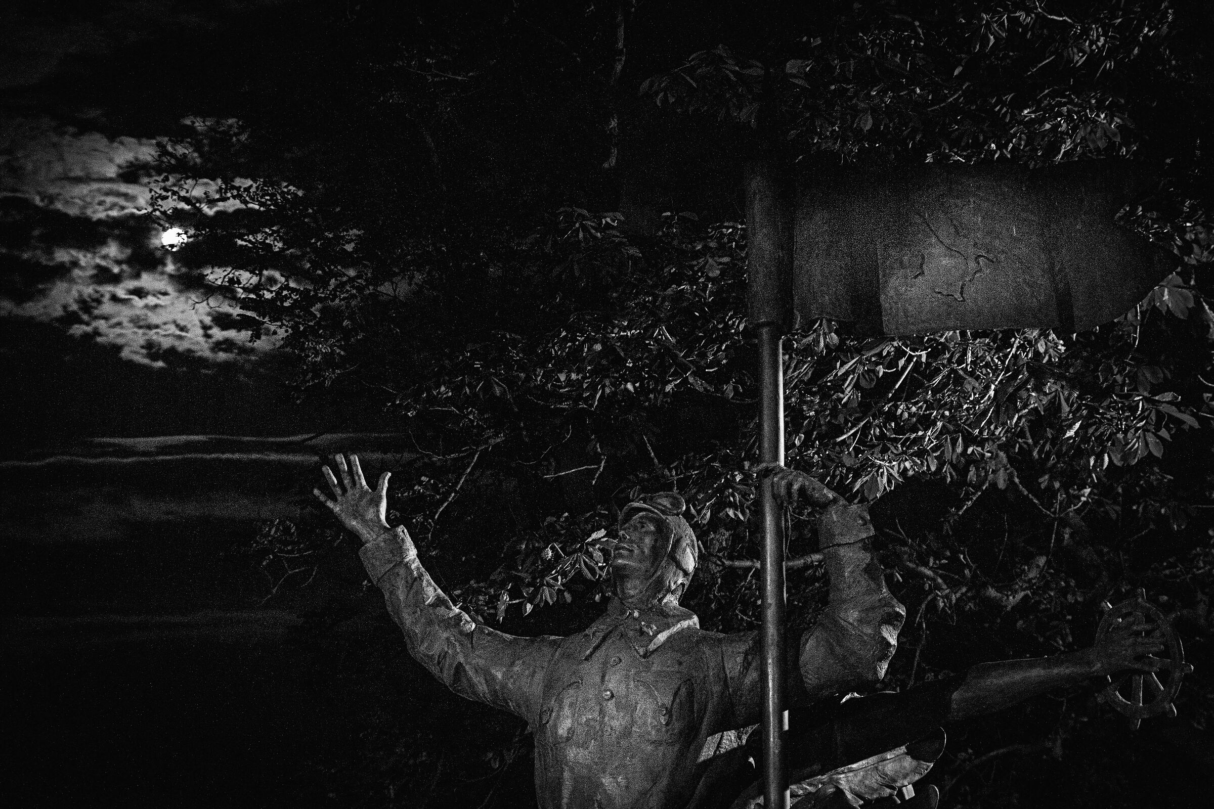 alzo gli occhi verso il cielo...