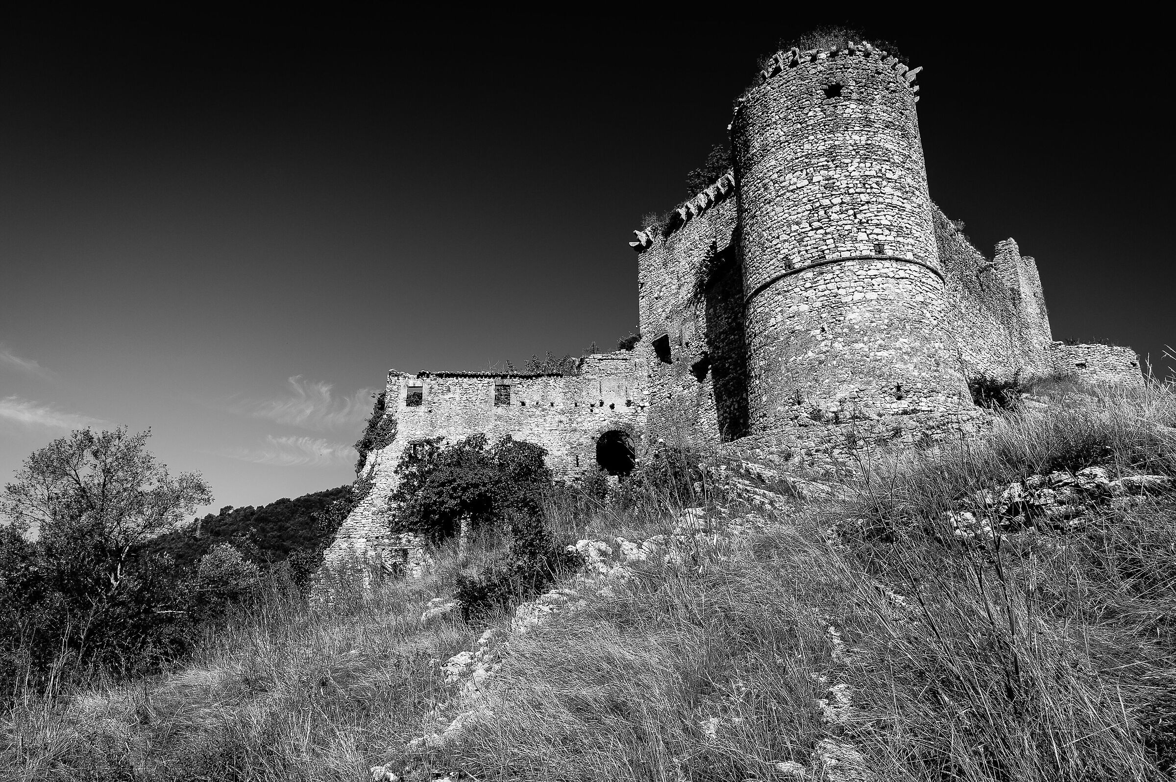 The abandoned manor...