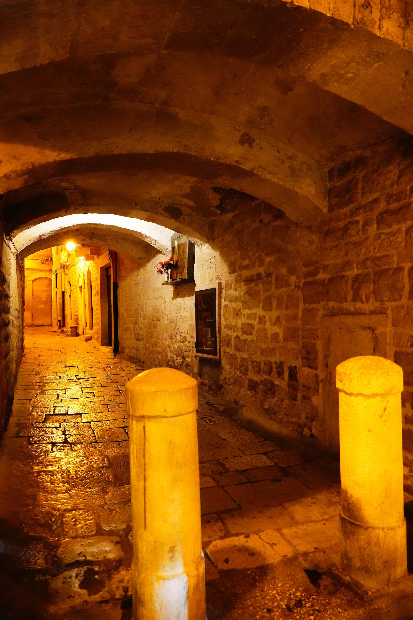 Trani night alley