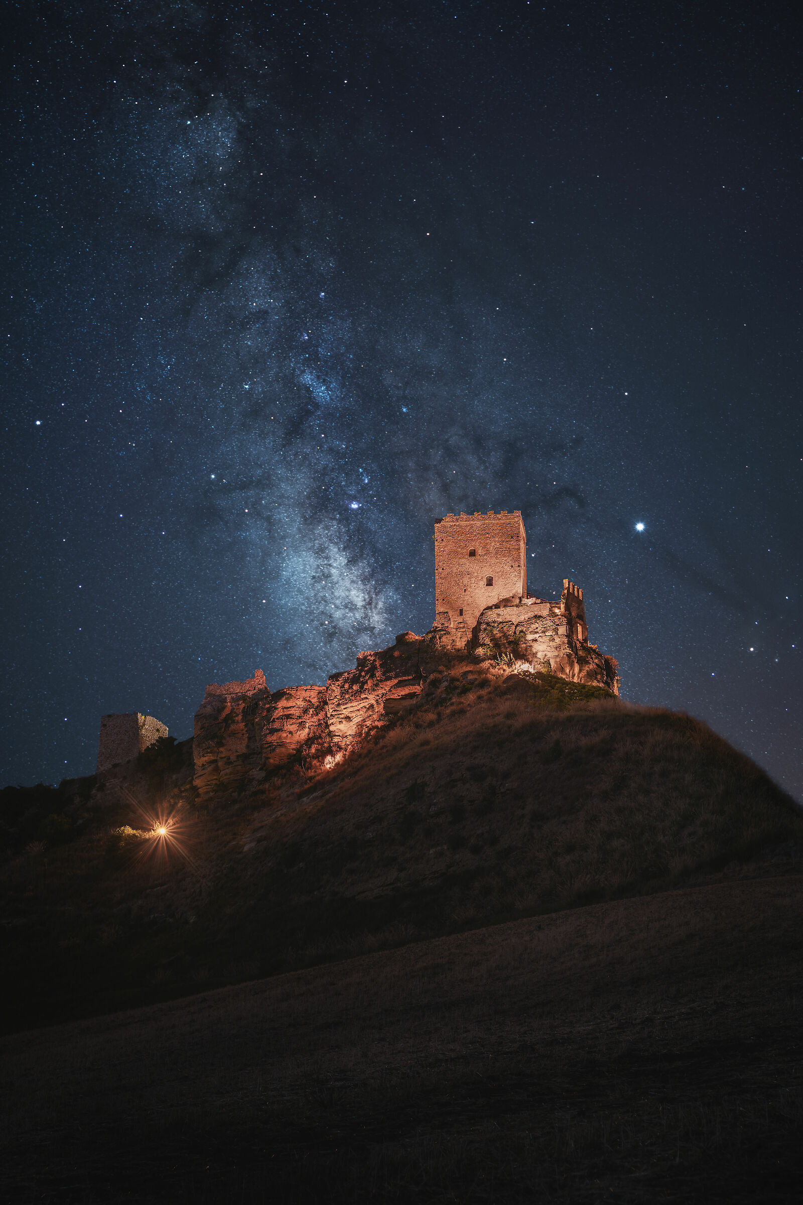 Castello di Cefala Diana e la via lattea