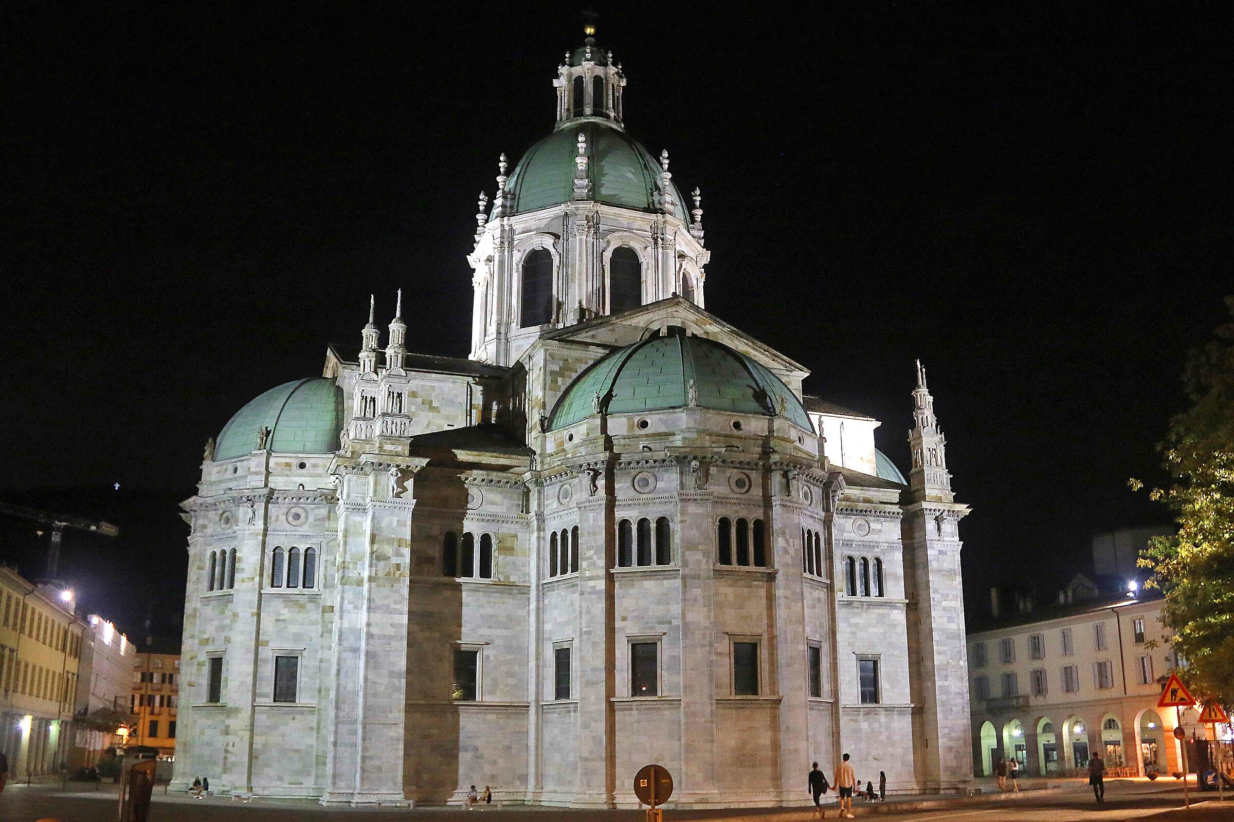 In Como by night