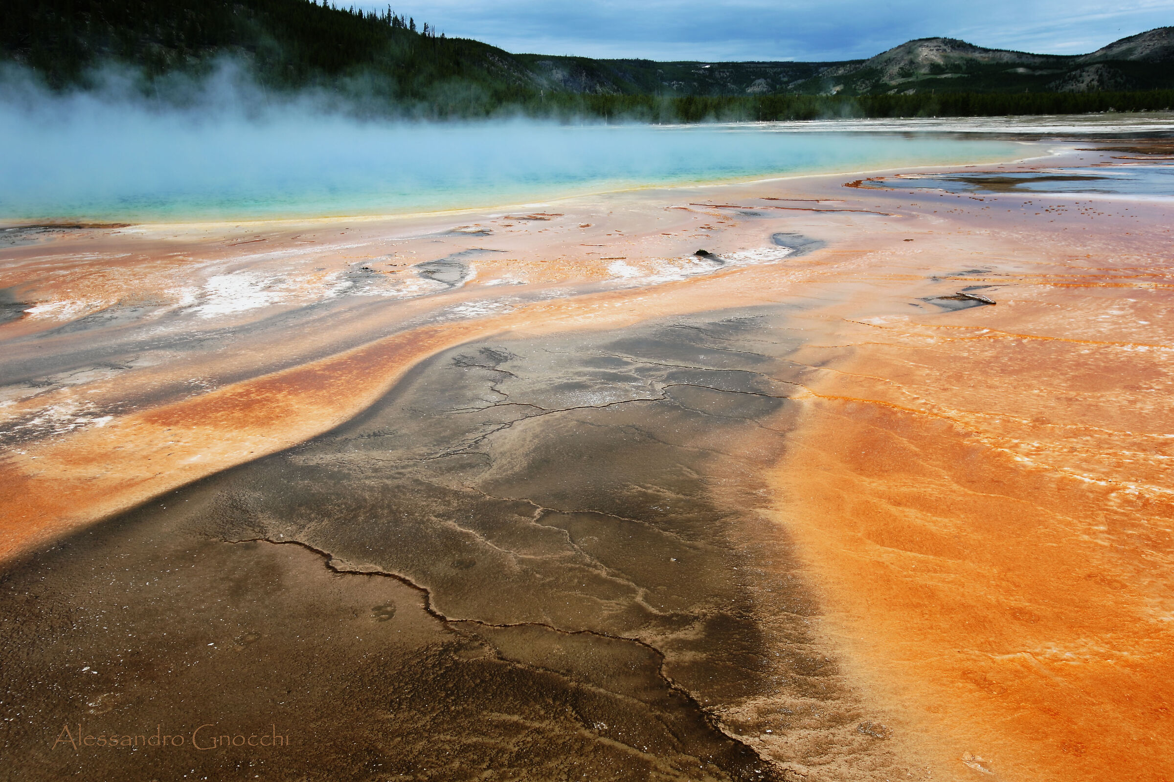 Grand Prismatic Springs basin 3