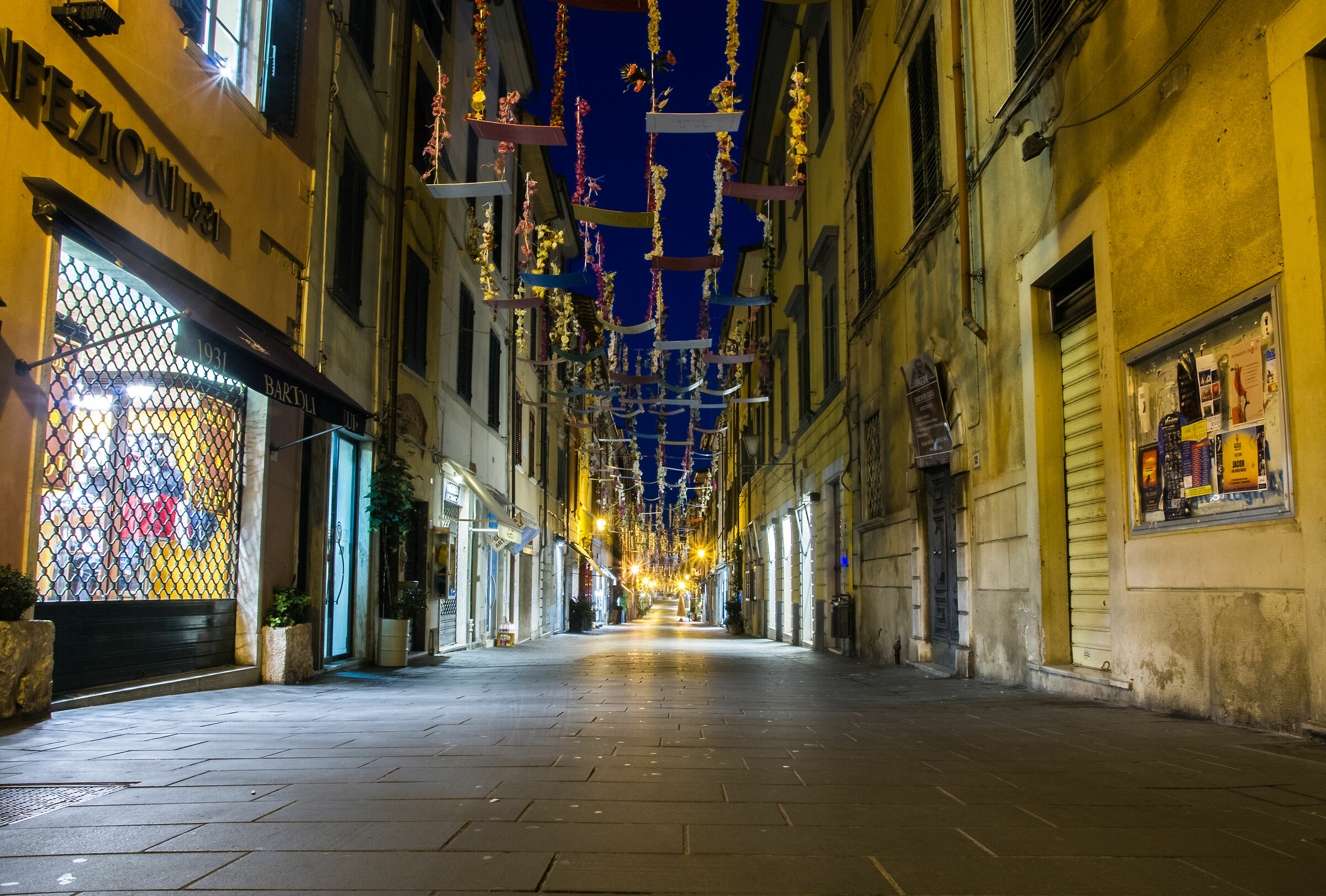 Via di mezzo all'alba