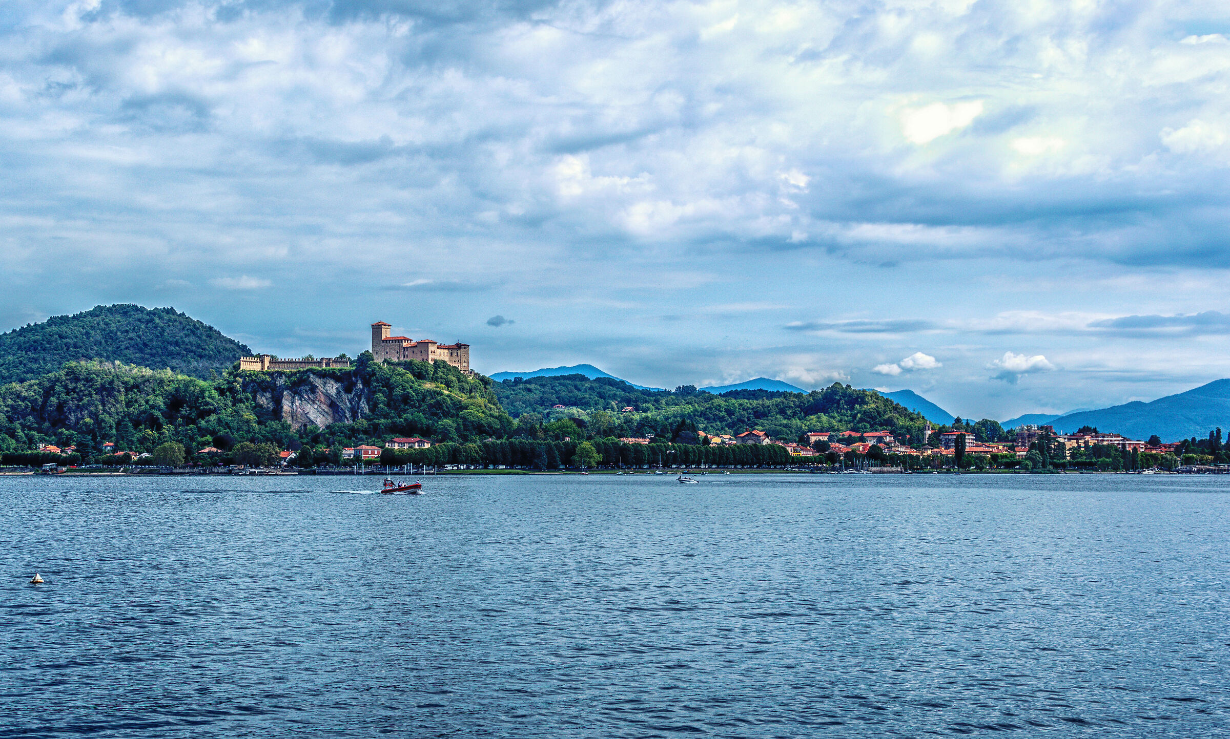 Castello con cielo coperto,ma non troppo