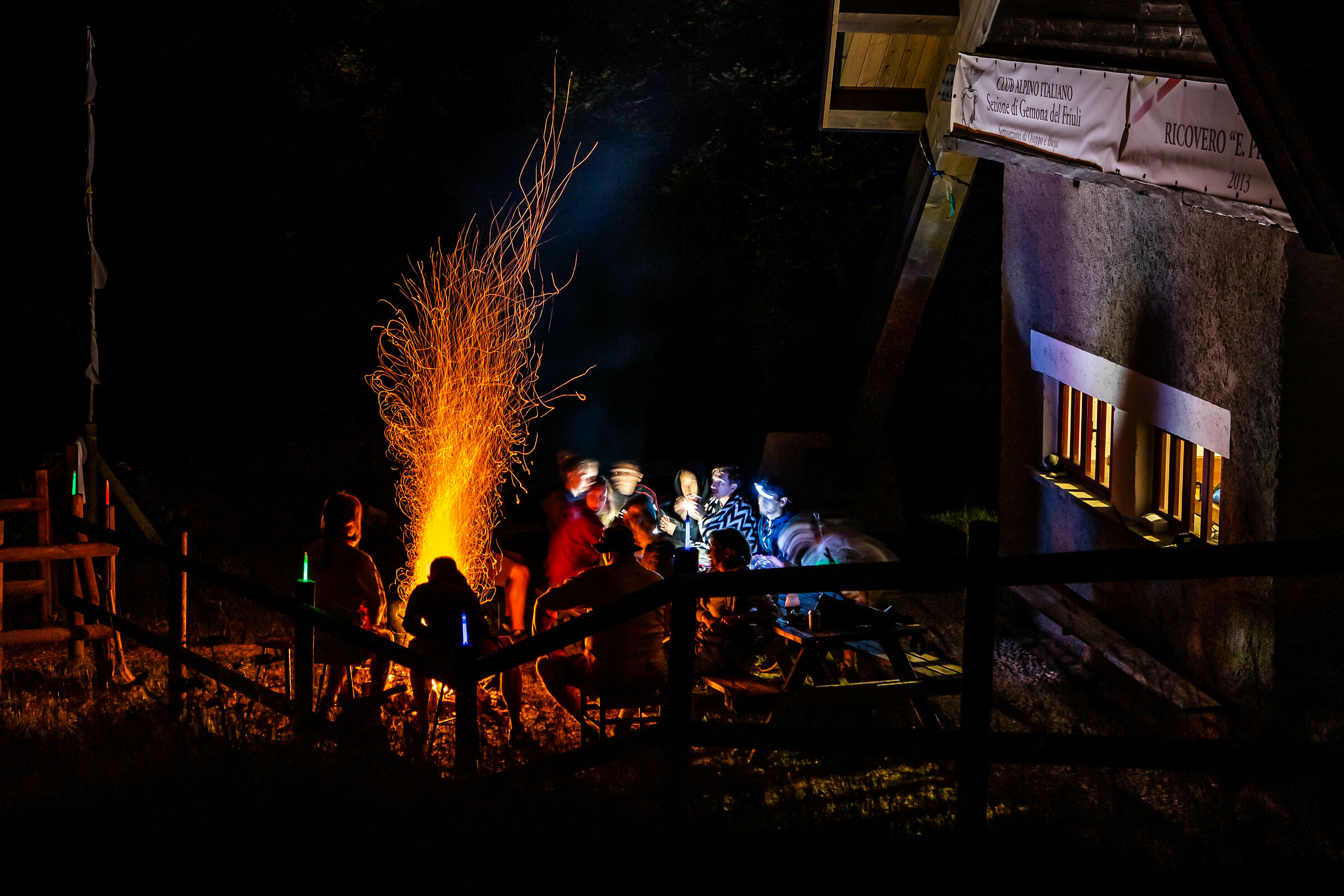 Chiaccherata al fuoco di bivacco