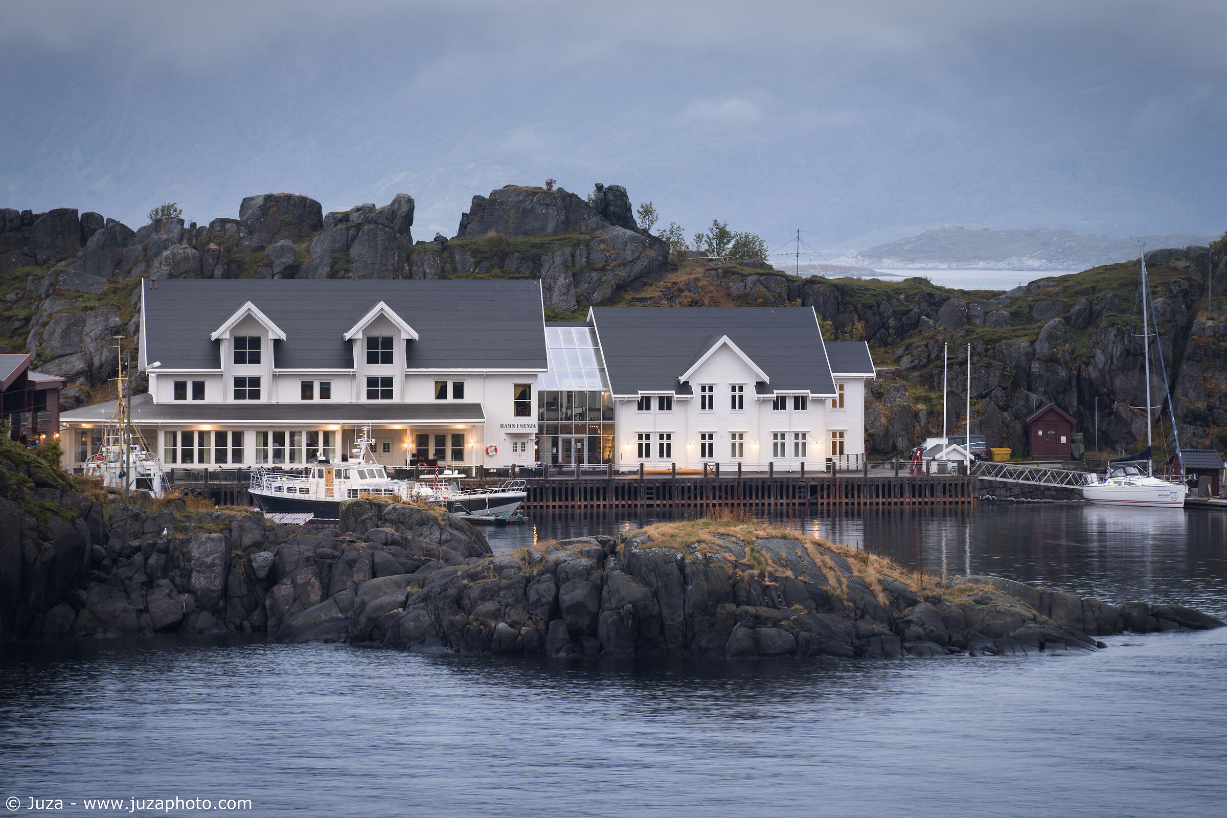 Hamn the Senja, before dawn