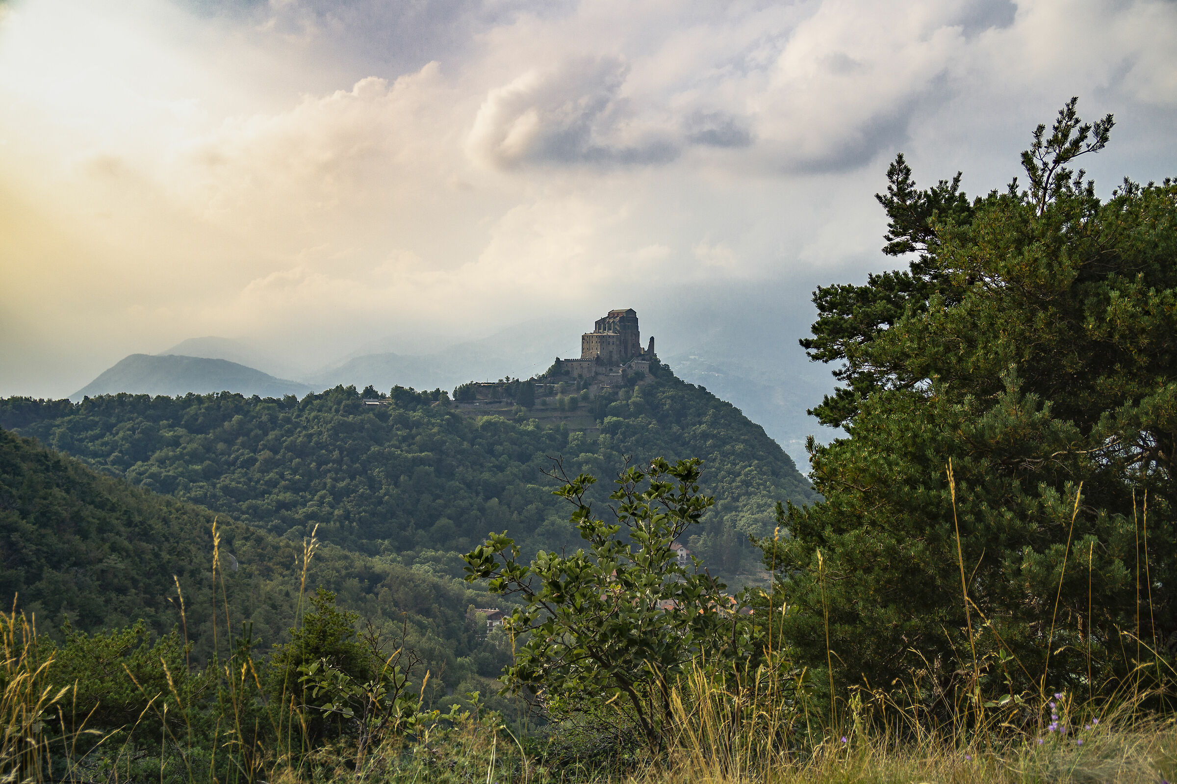 La Sacra al tramonto