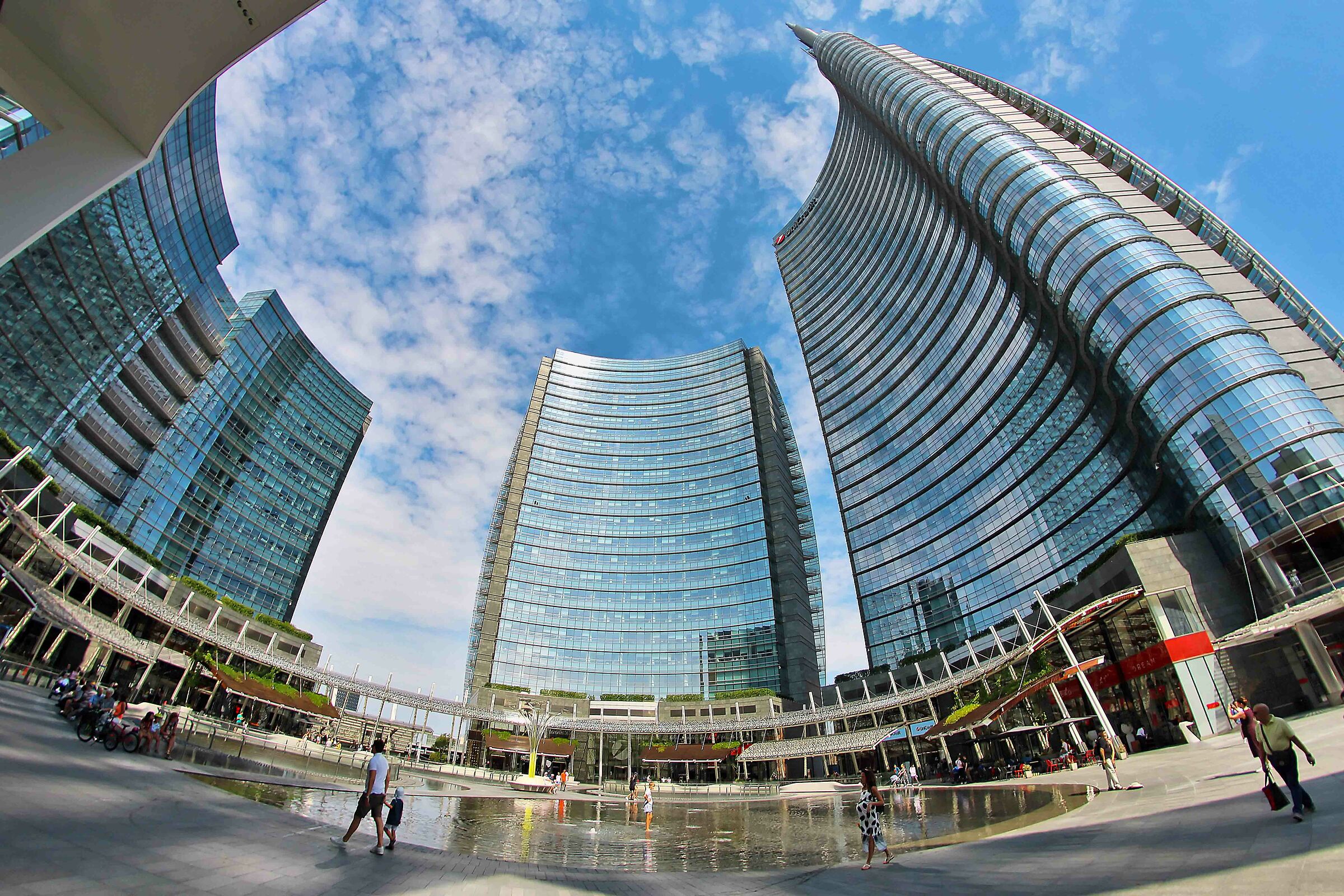 Piazza Gae Aulenti - milano -