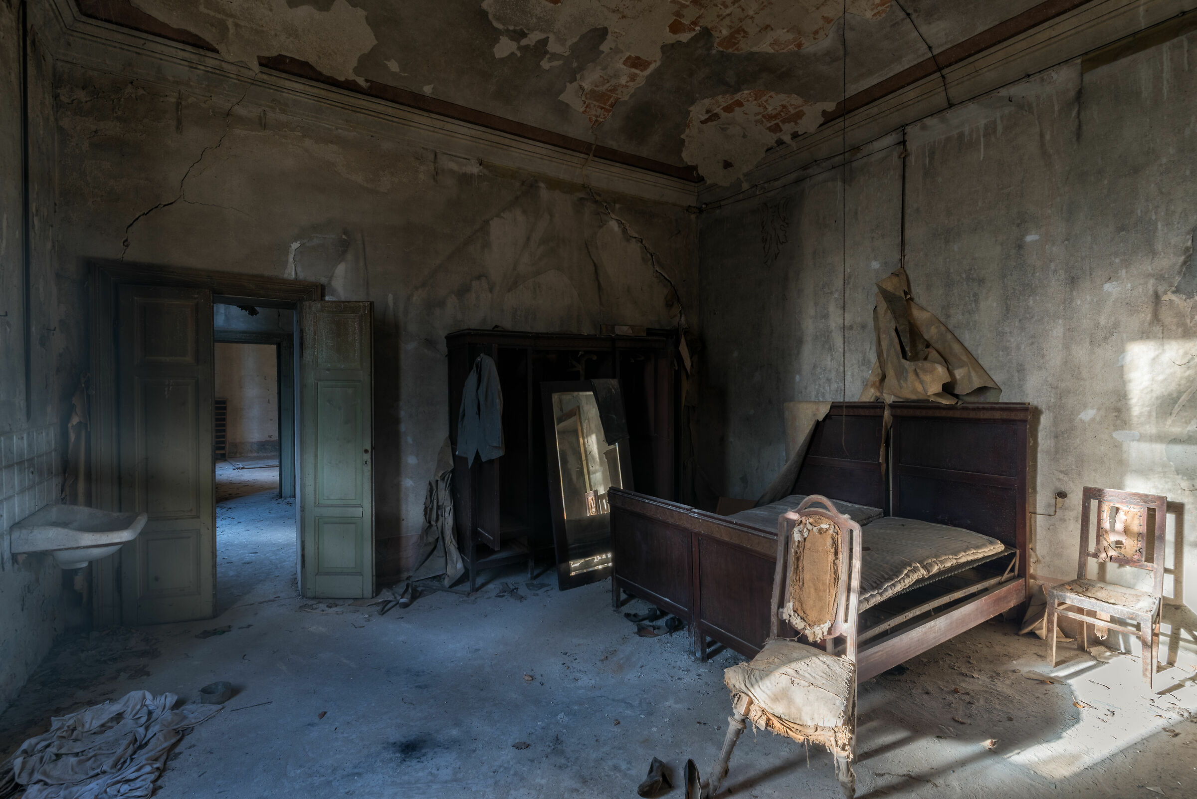 That house in the middle of the woods