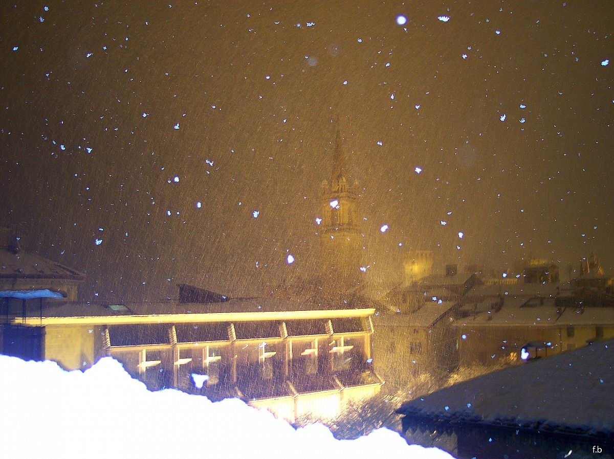 bufera di neve notturna