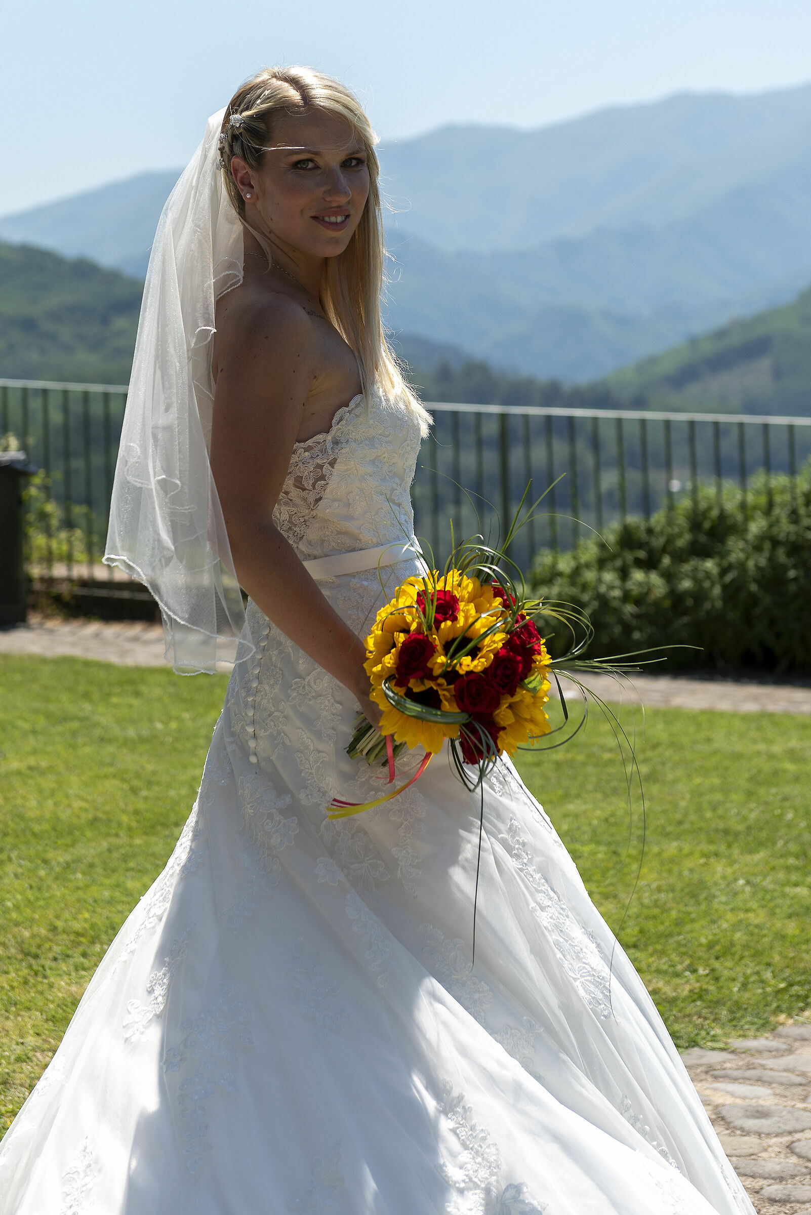 Sara, the wedding