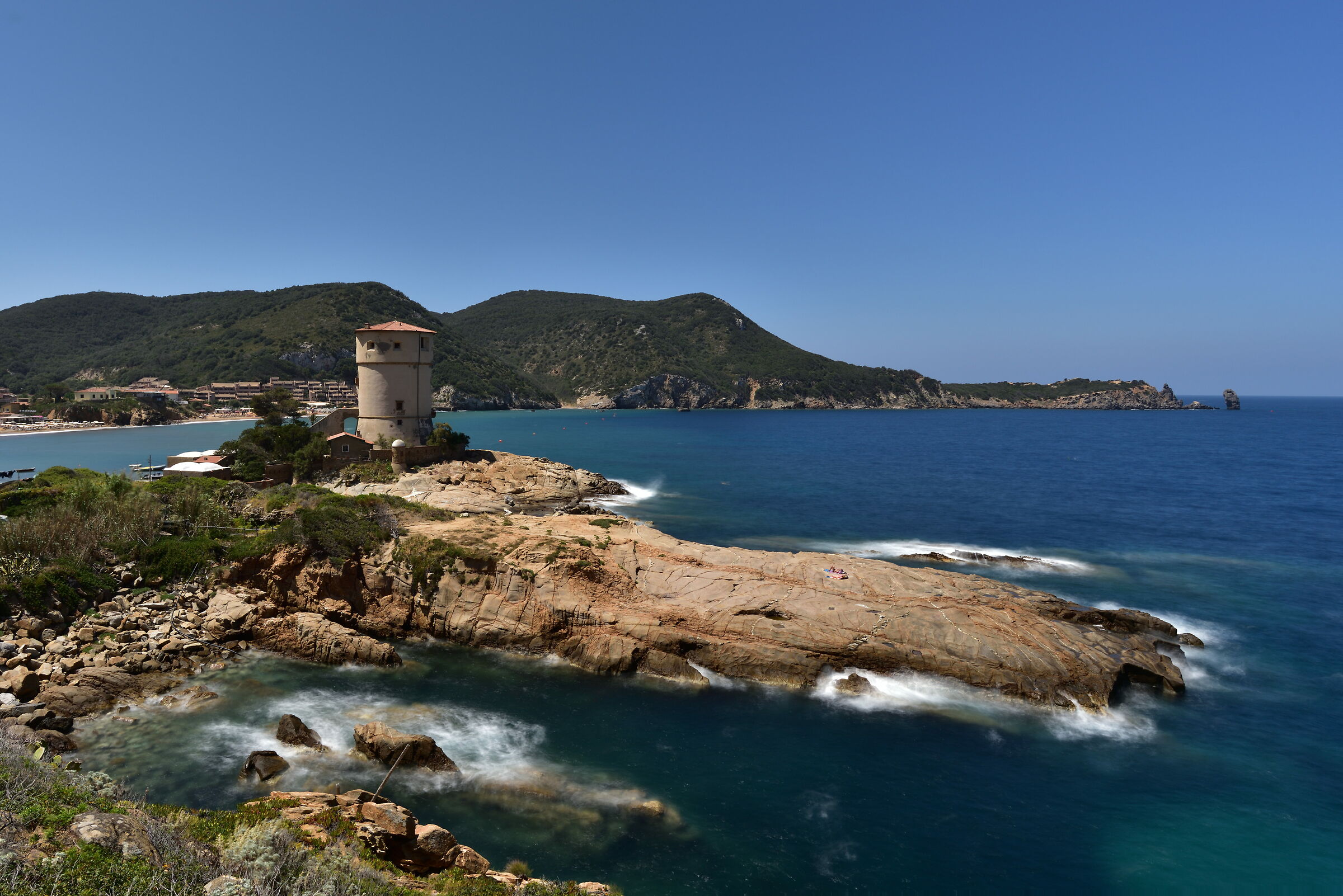 La Torre in mezzo ai flutti