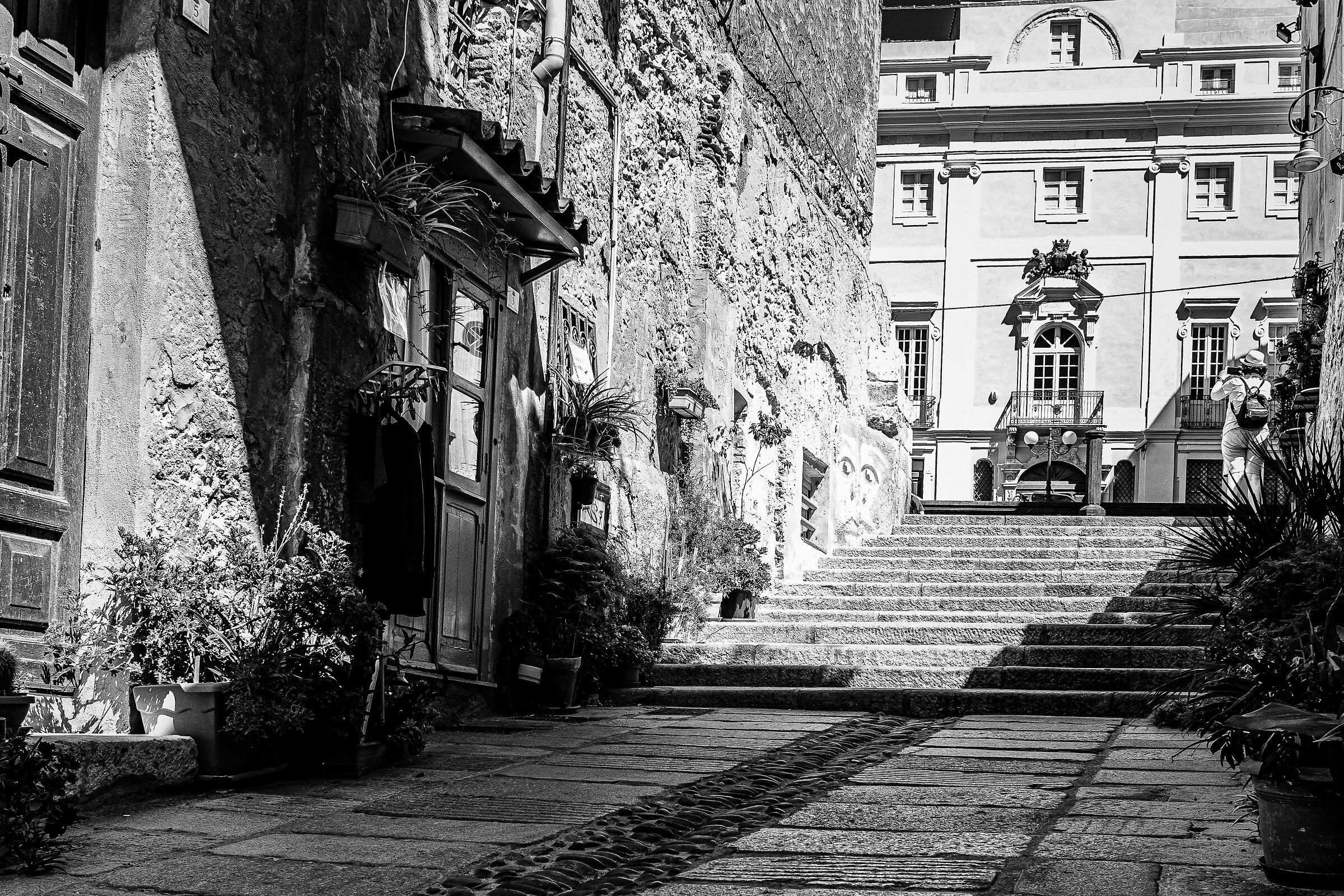 I panni sporchi li lavi in casa, ma li stendi al sole