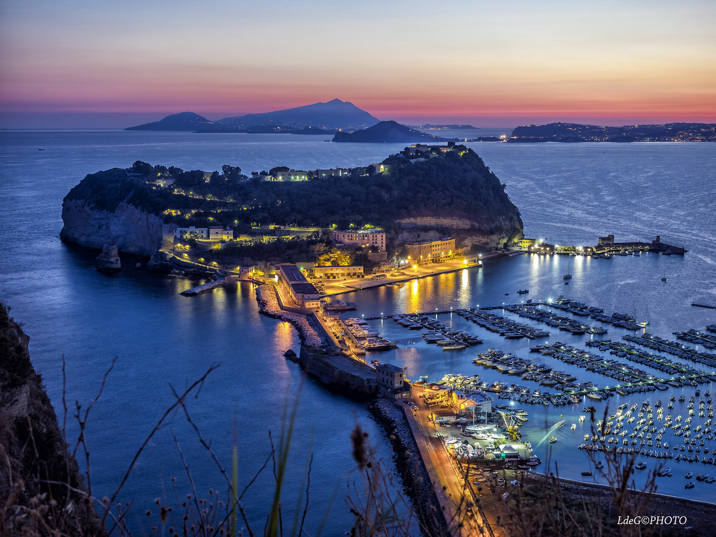 Nisida (na) vista dal parco virgiliano