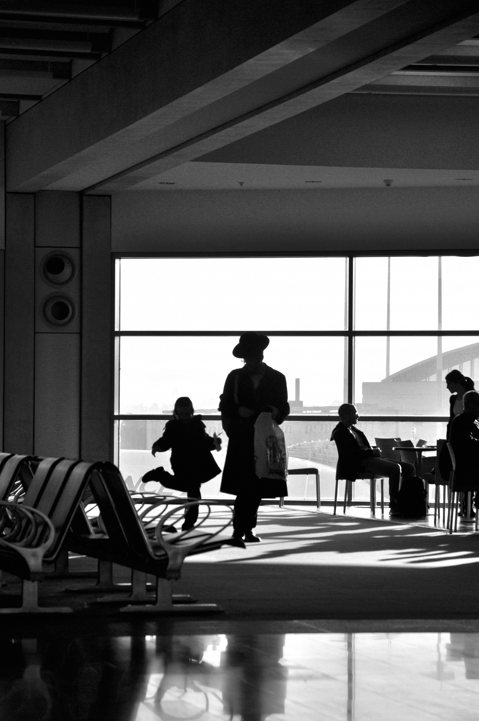Padre e figlia Tel Aviv aeroporto