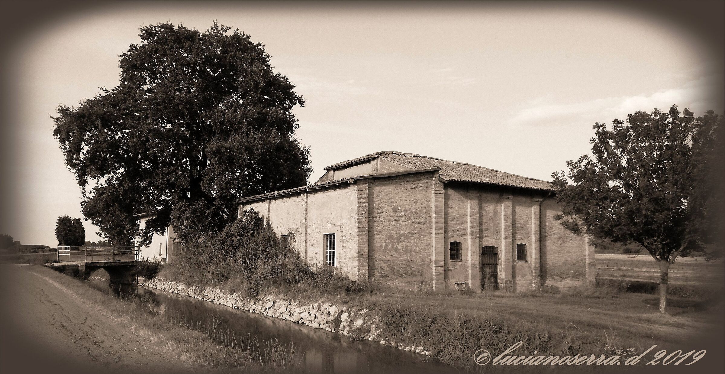 La vecchia stalla abbandonata... in campagna