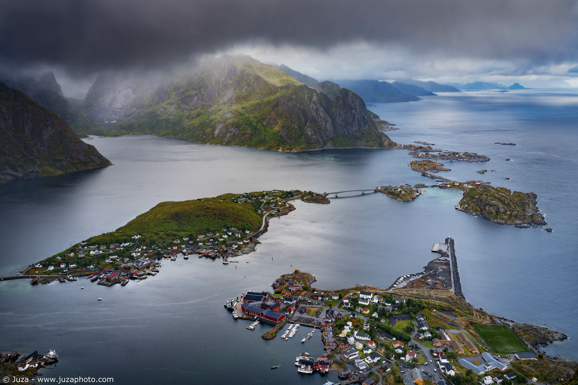 Reinebringen on a rainy day