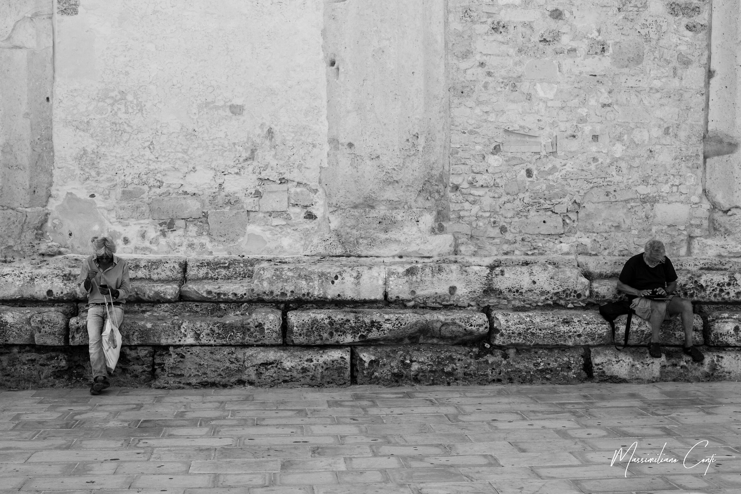 Il cellulare avvicina o allontana?