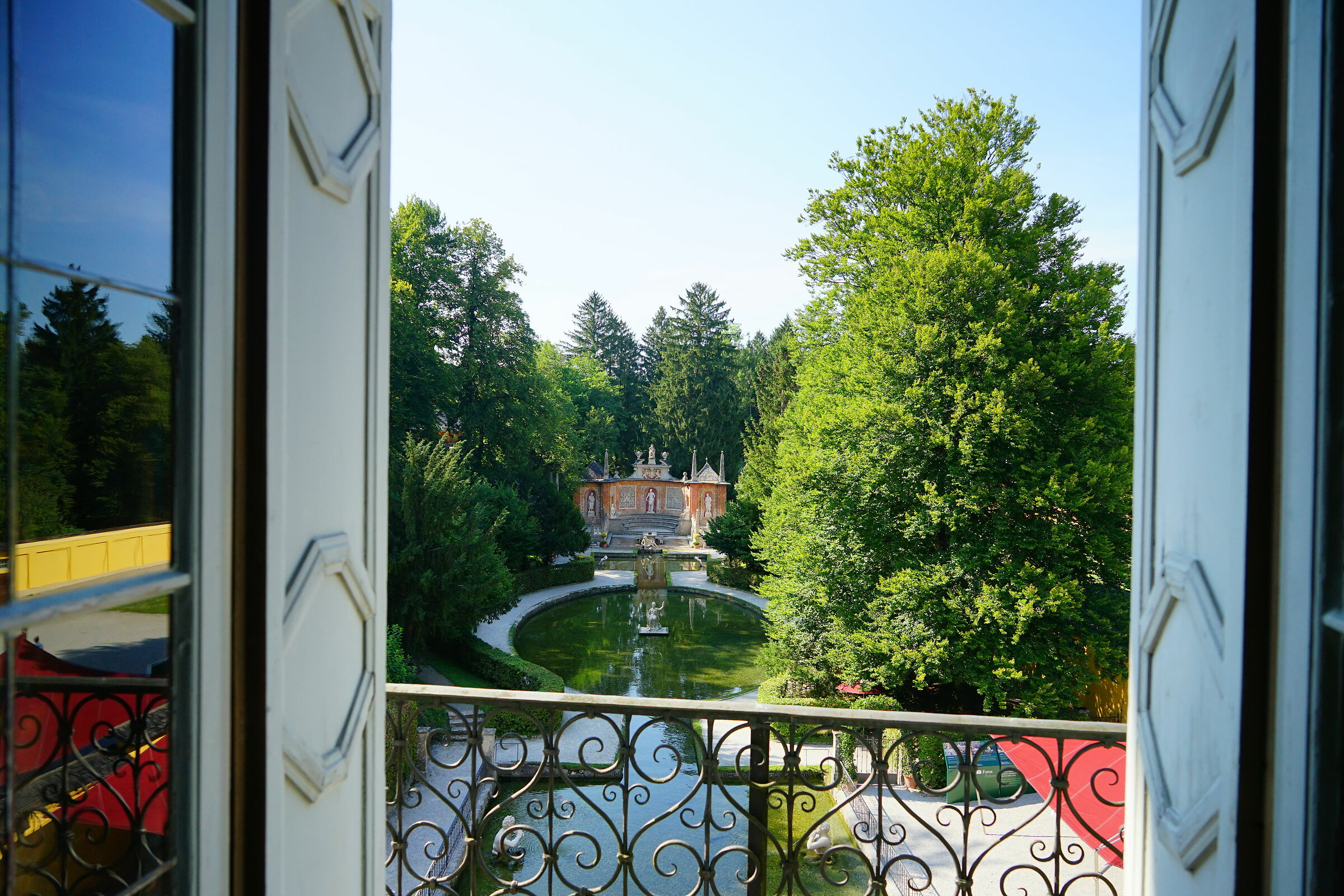 The window on the "courtyard"