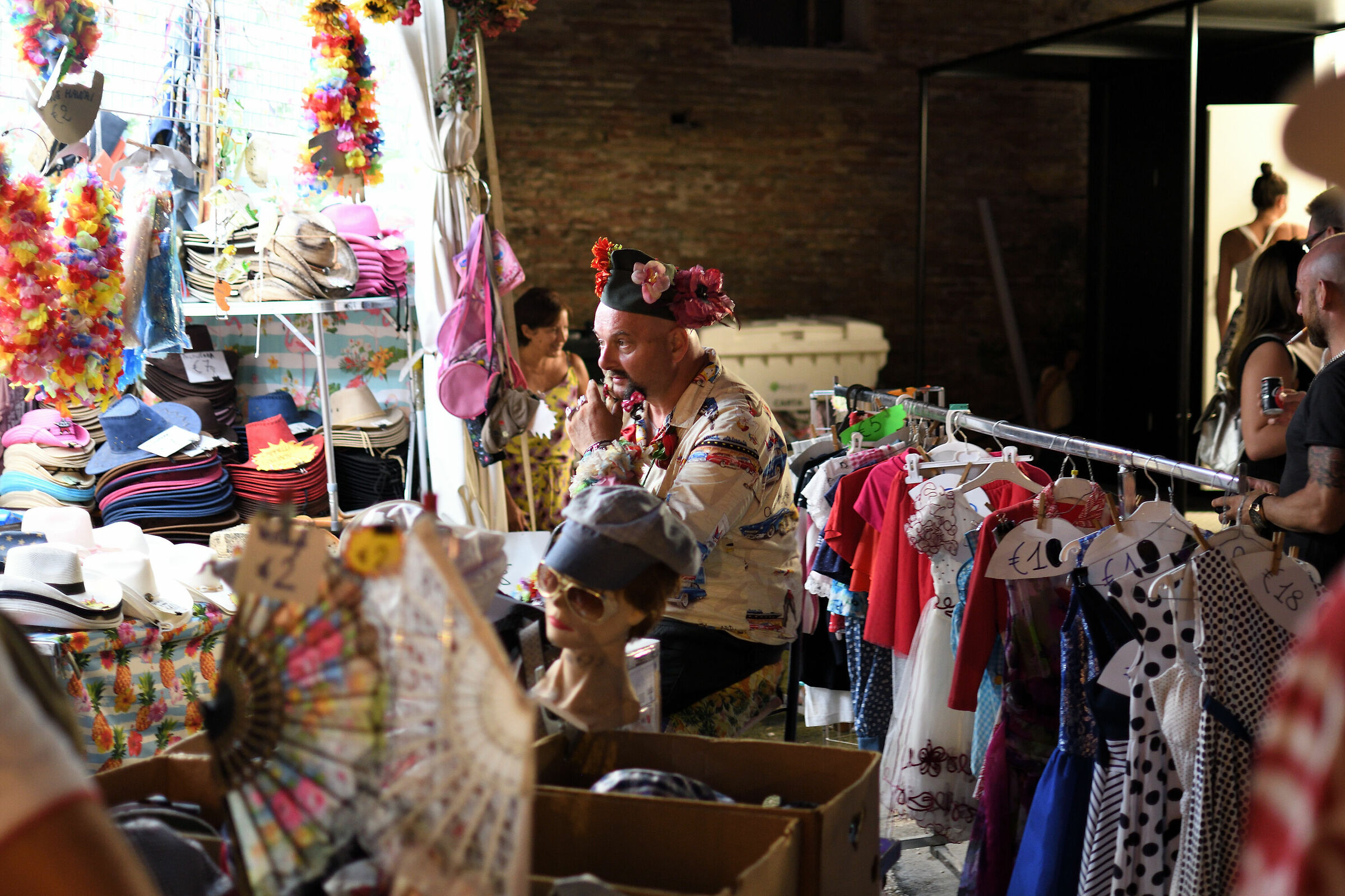 O lo vendo o lo brucio