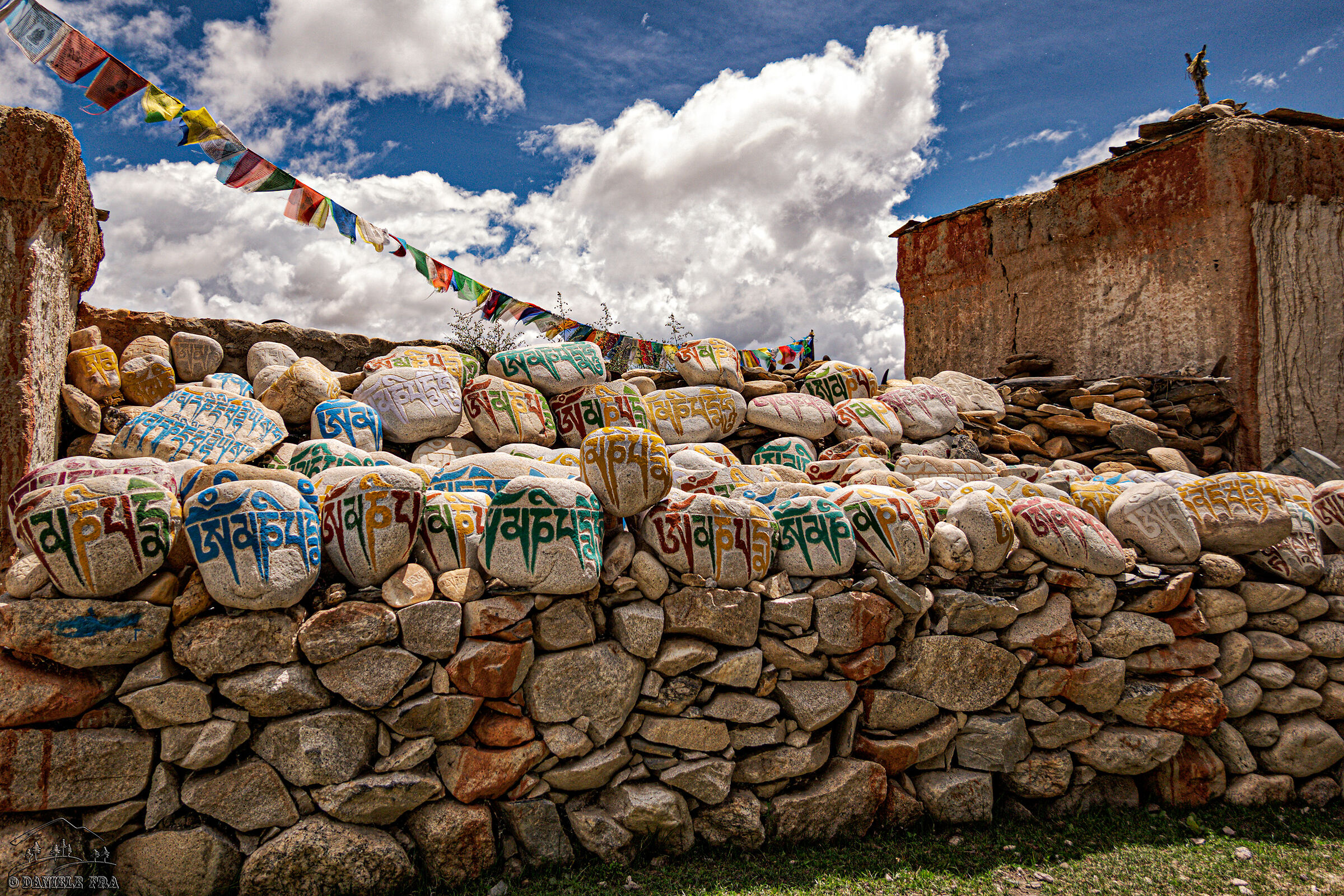 Pietre incise con preghiere a Lo Manthang