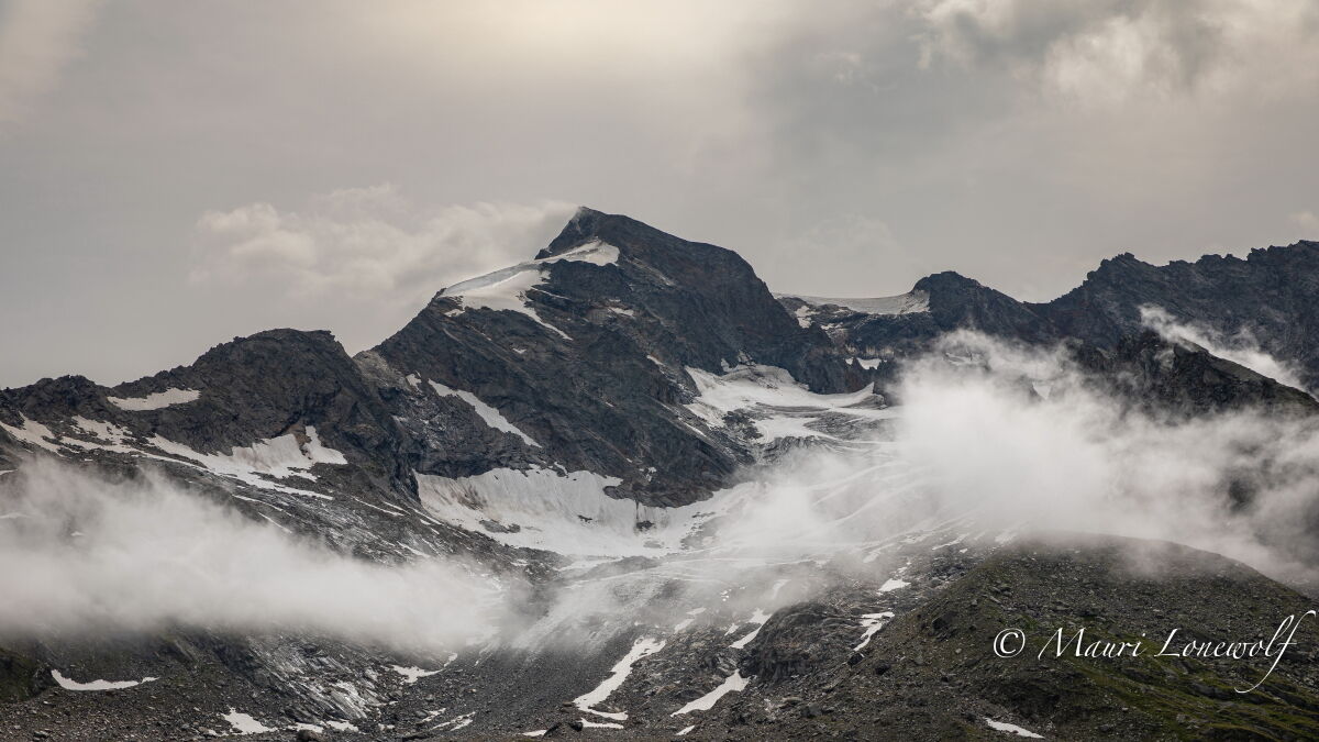 Peak of the 3 Gentlemen