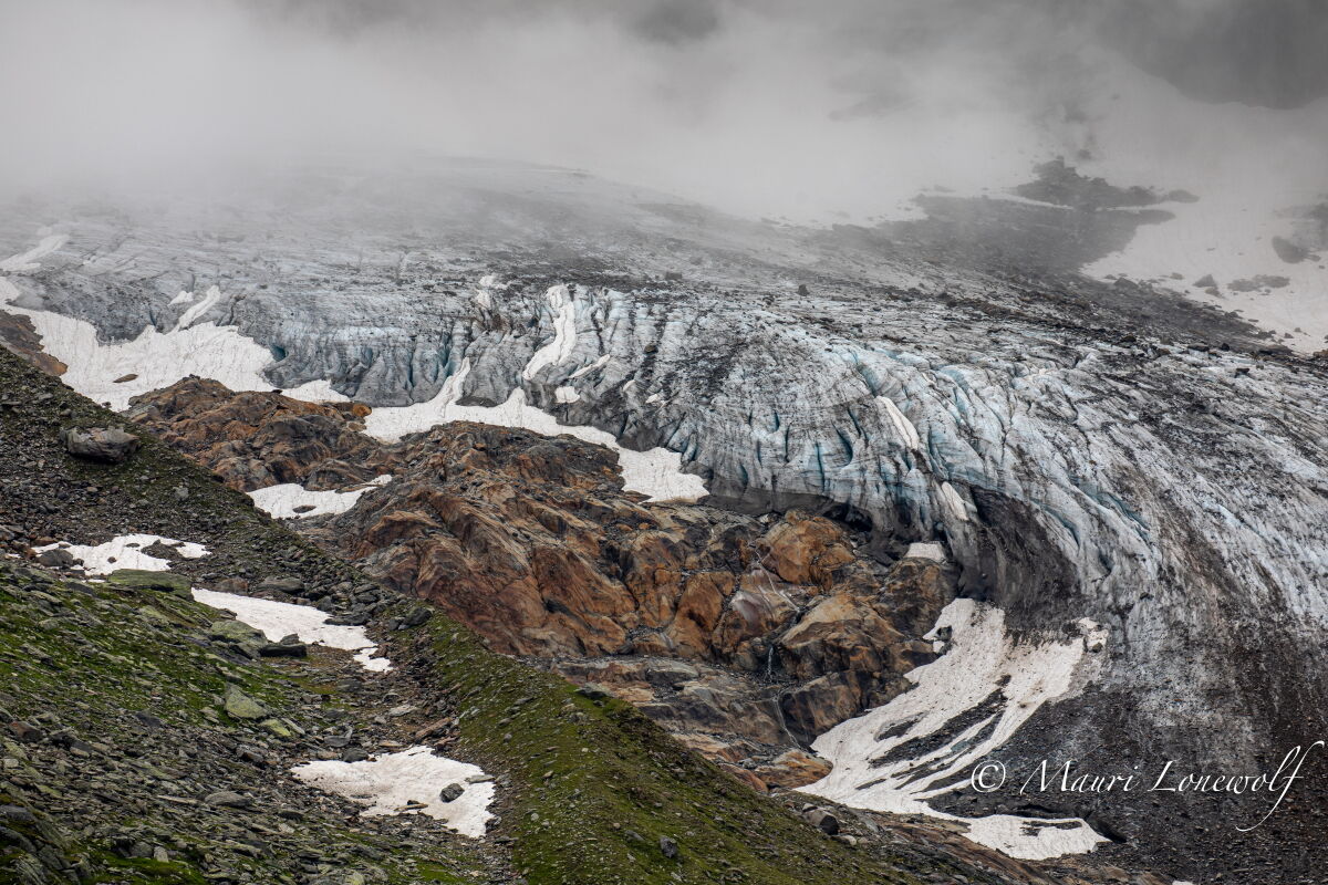 Chromatics in the ice