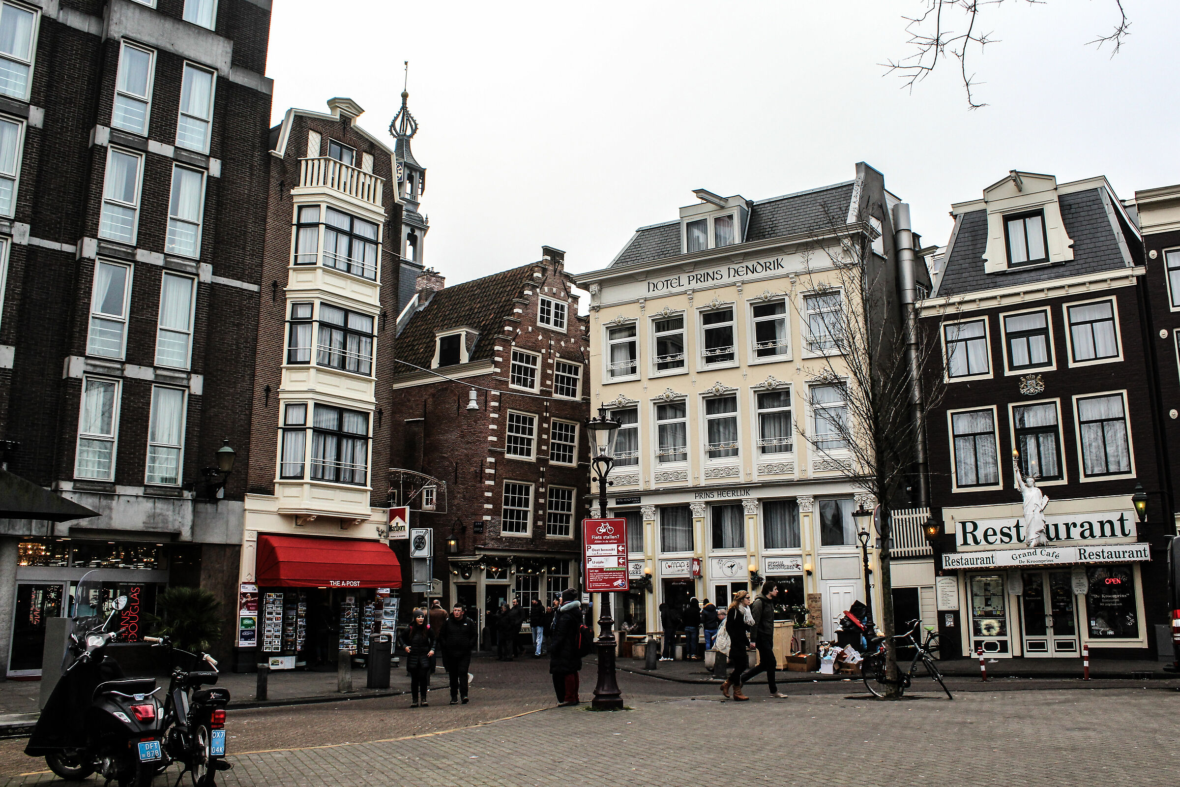Amsterdam's Pending Houses