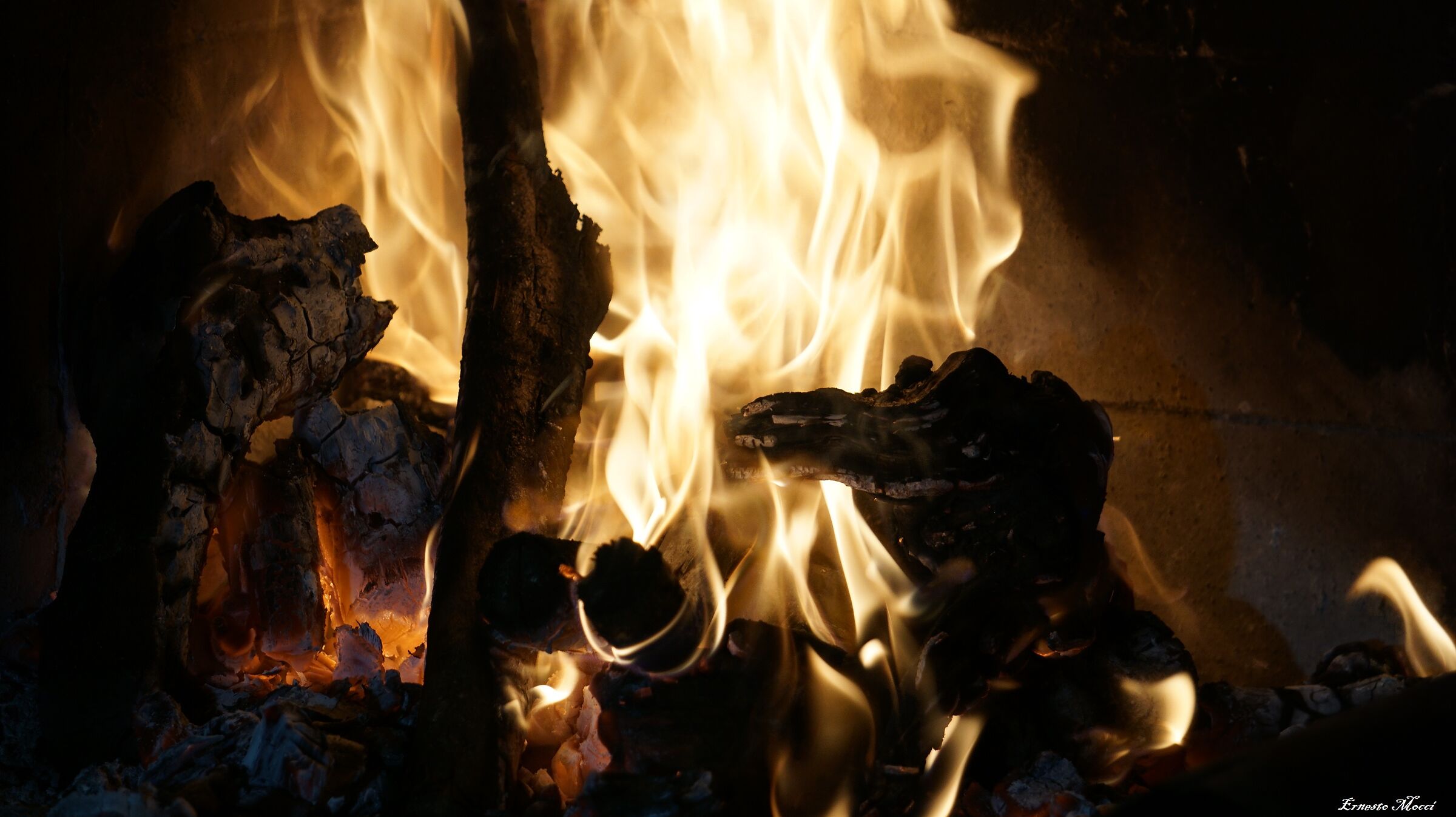 The Caiman, Stop the Fire!