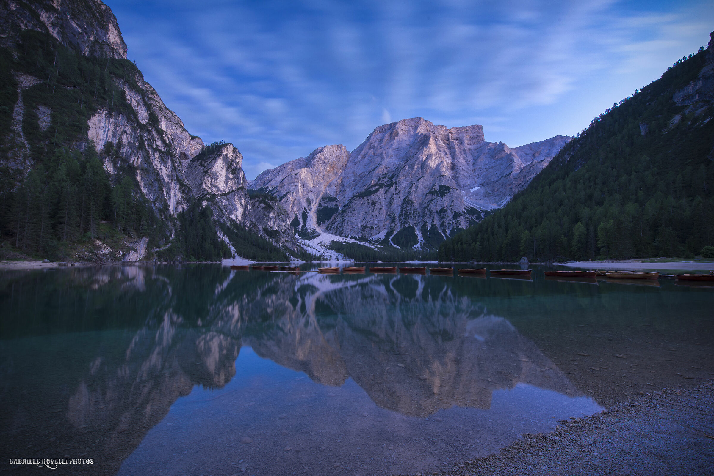 you turn off the lights on Lake Braies