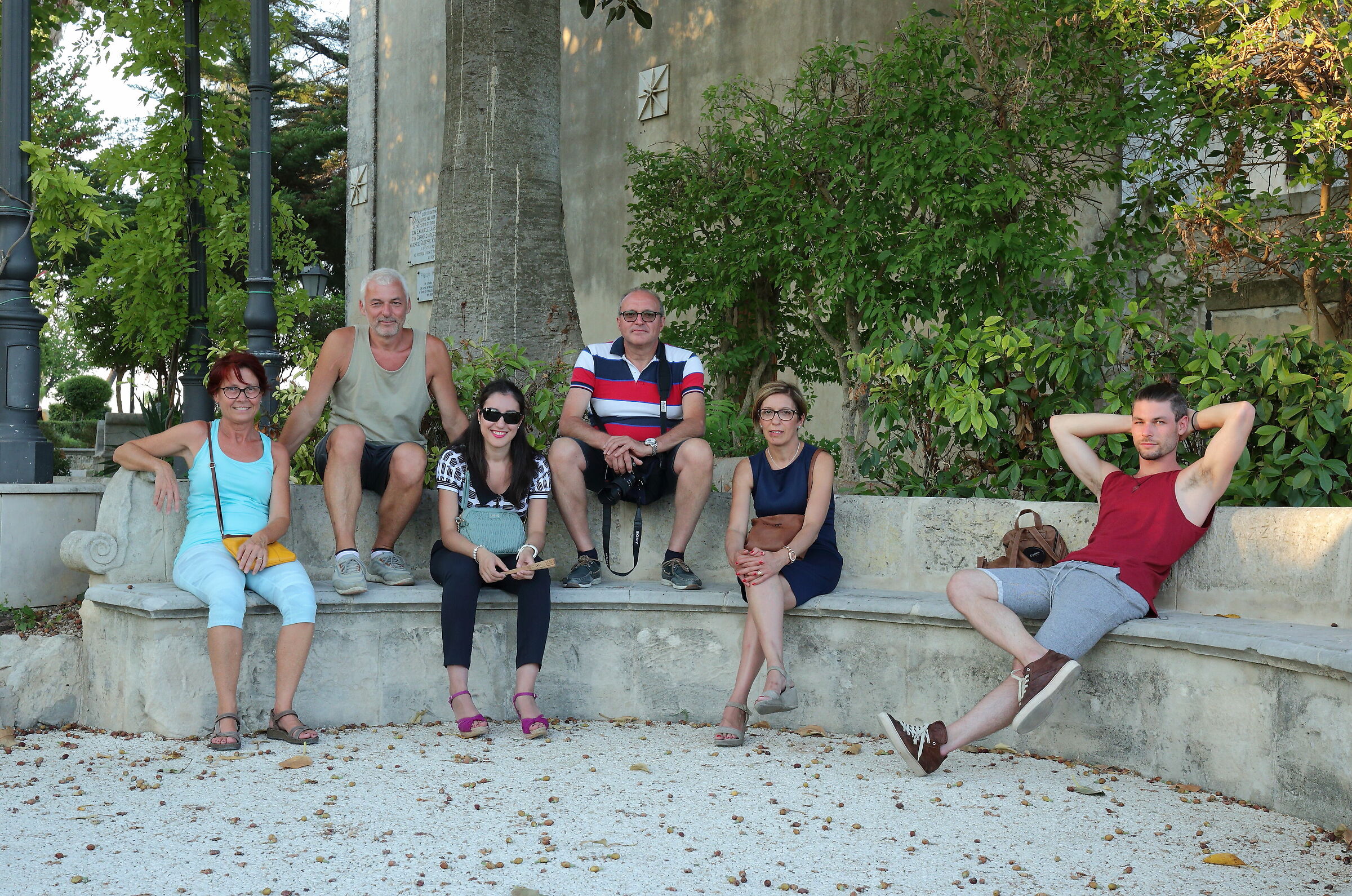 A friend's meeting in Ibla.... Hello Rosario!!!