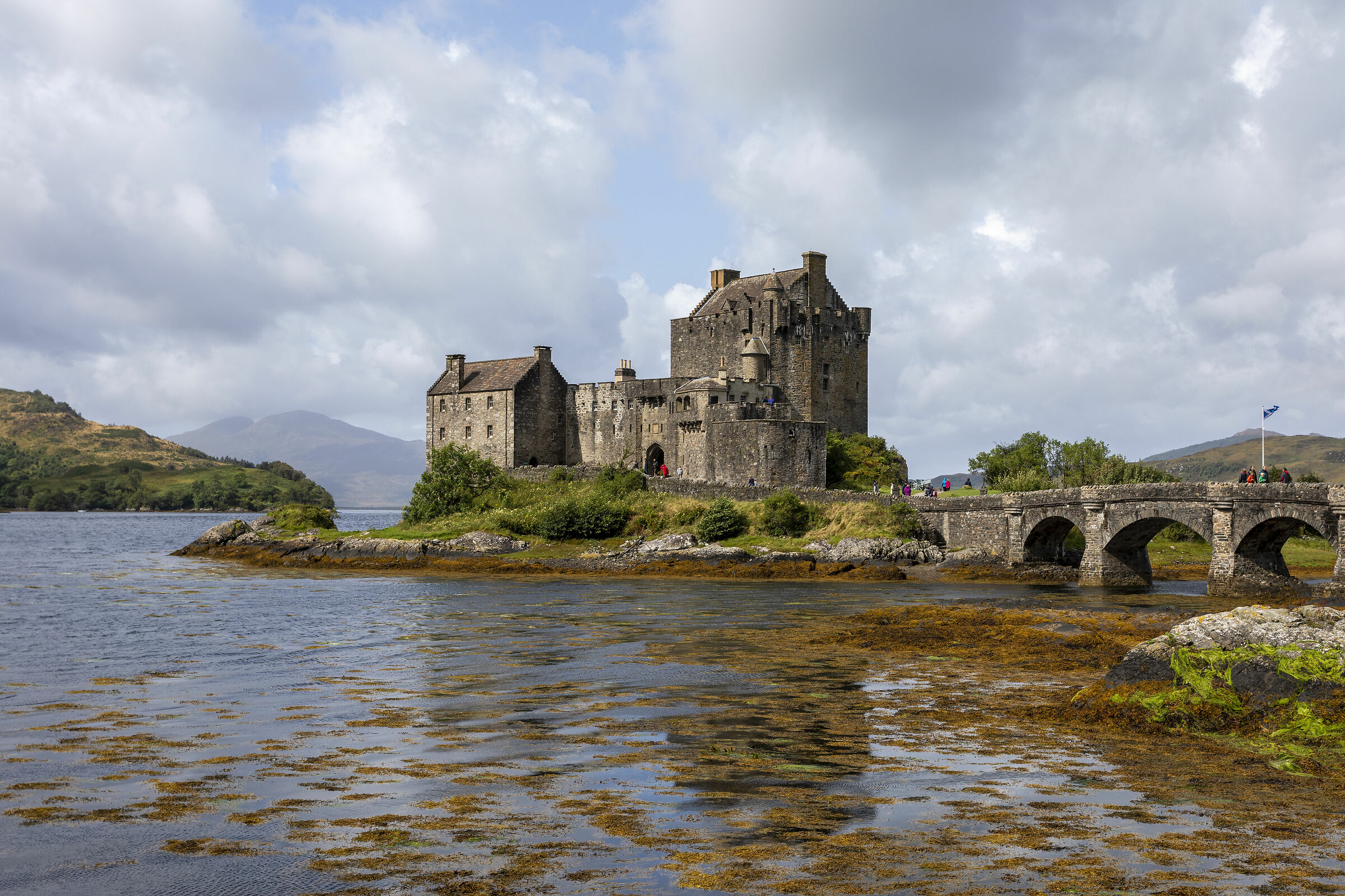 Eilean Donan Castle... 30s after...
