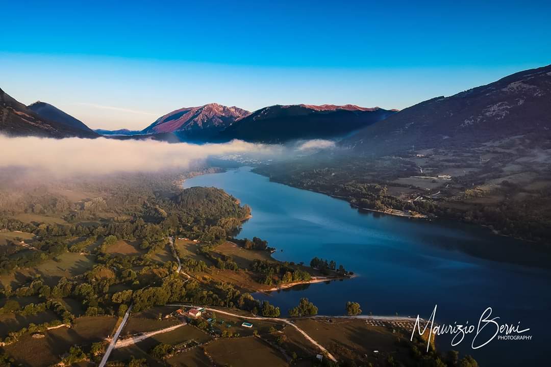 Barrea and the lake ...