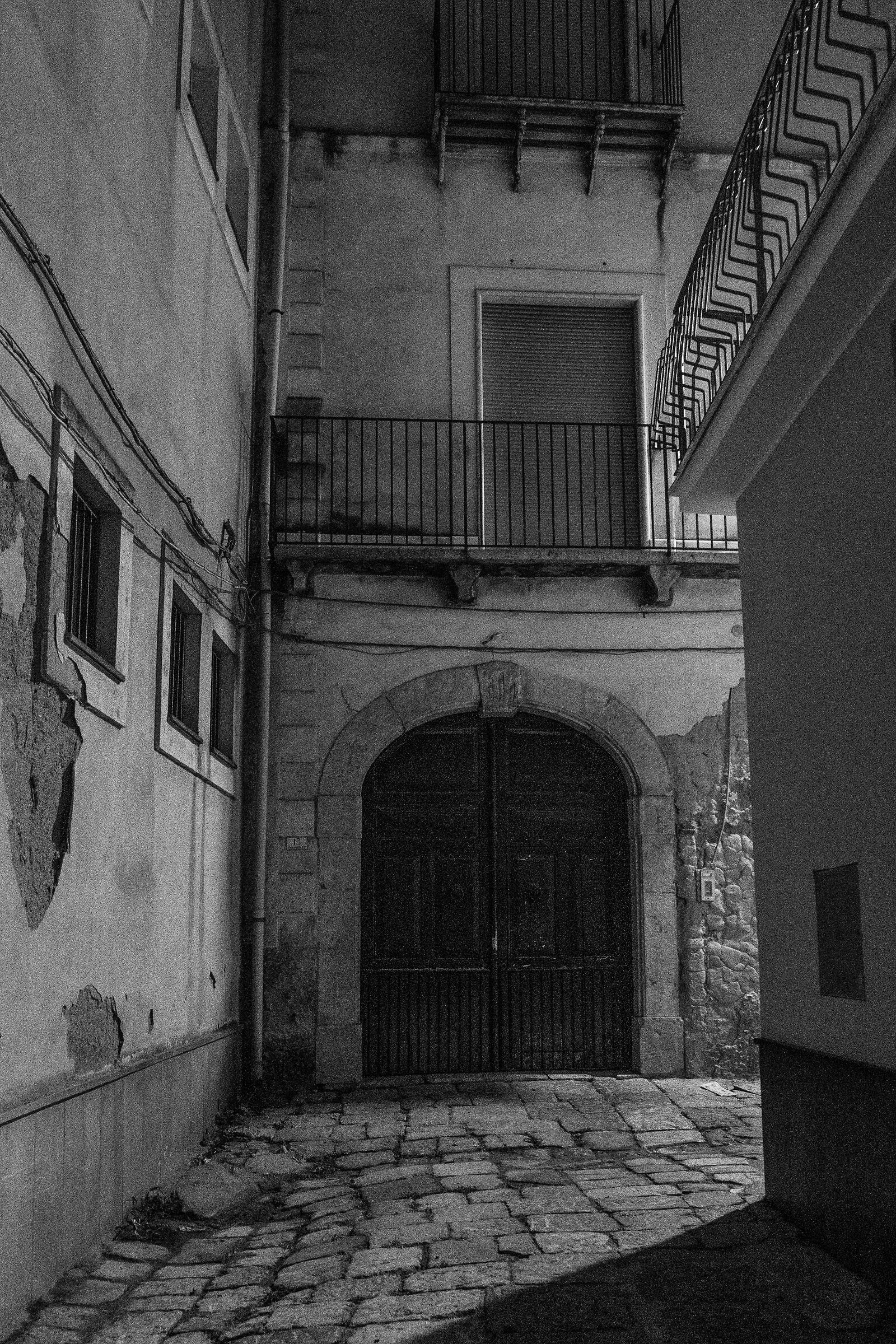 Angoli nascosti. Il vicolo Greco a Mondragone