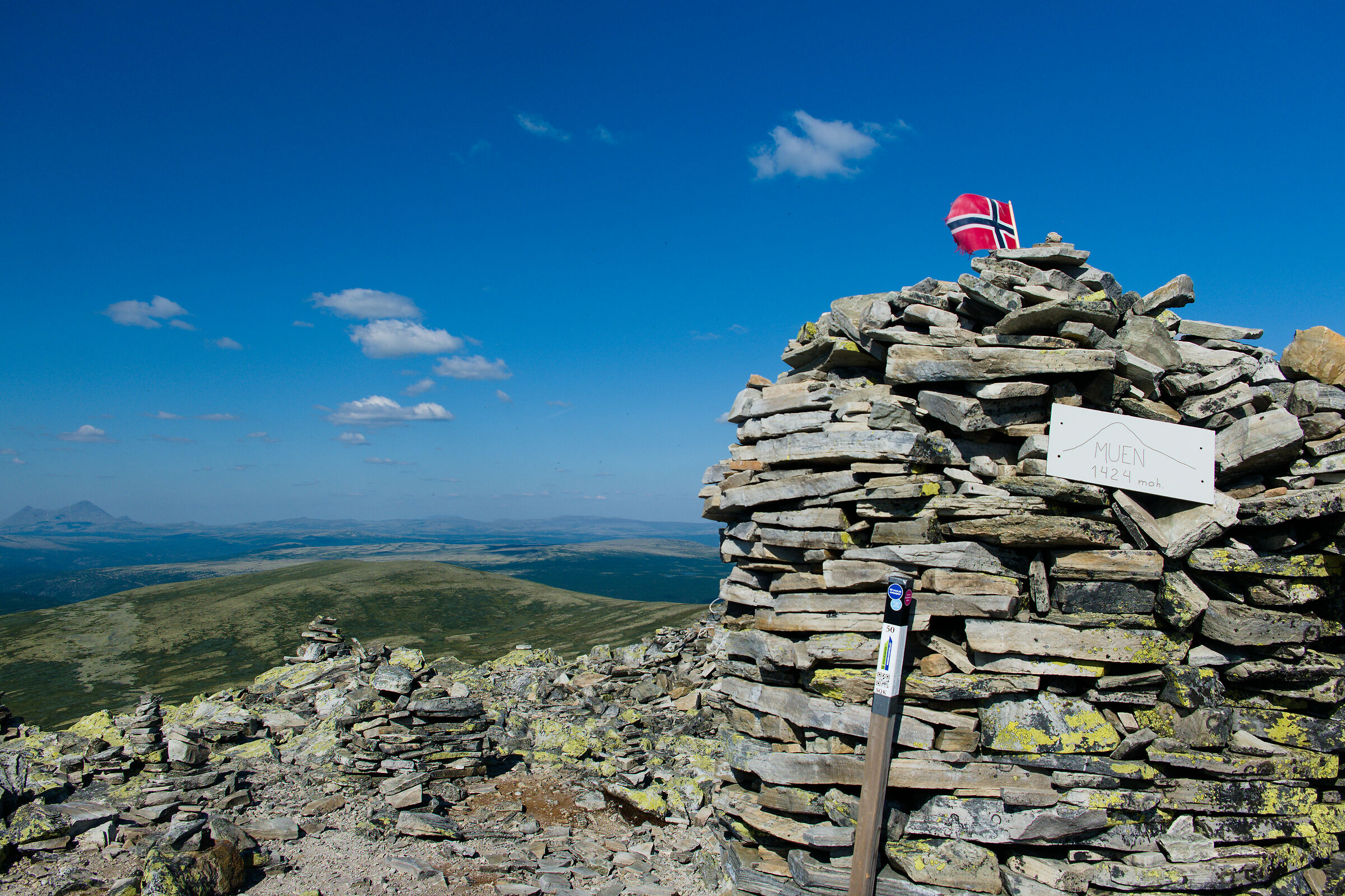 Under the Muen the Plateau