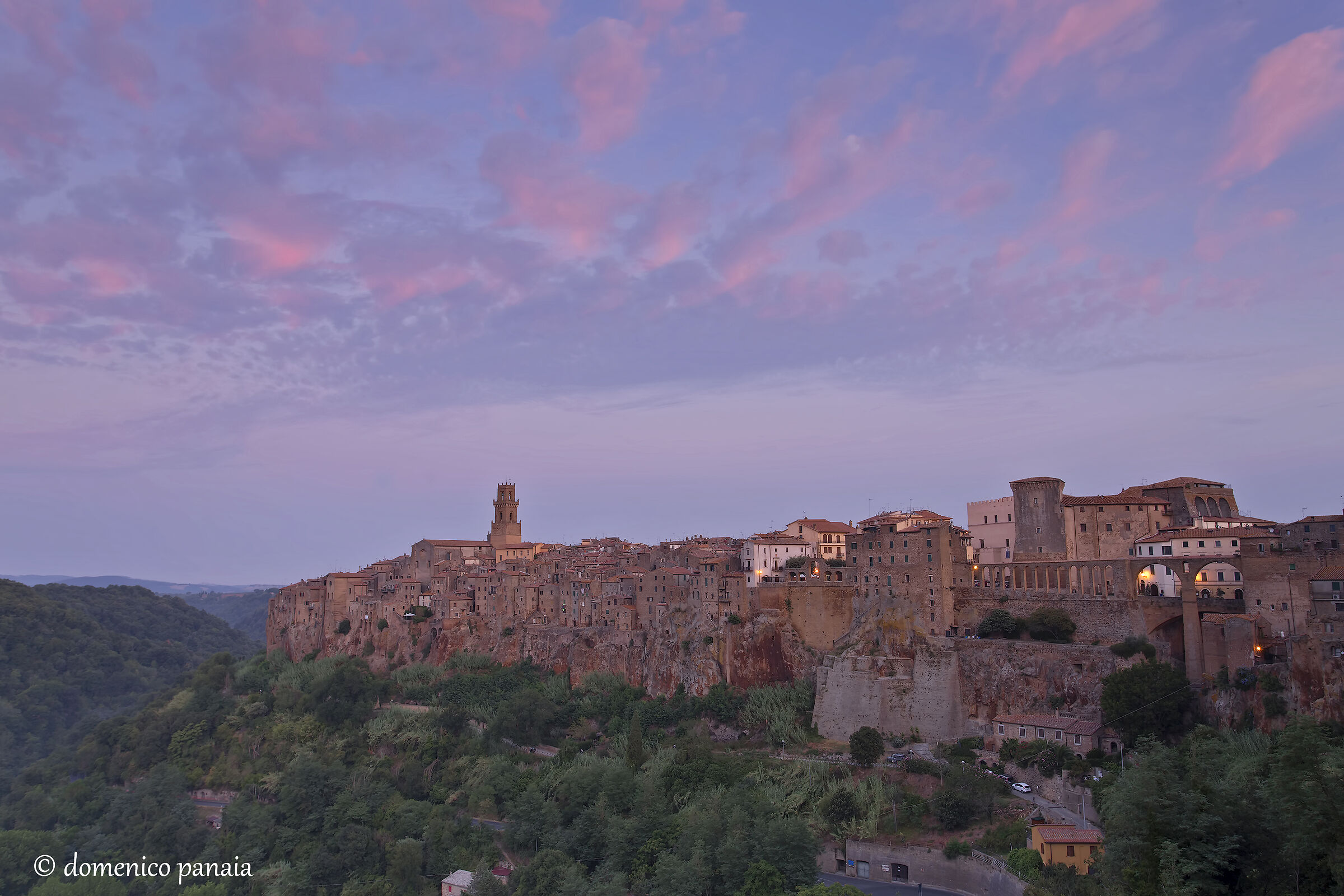 pitigliano all'alba