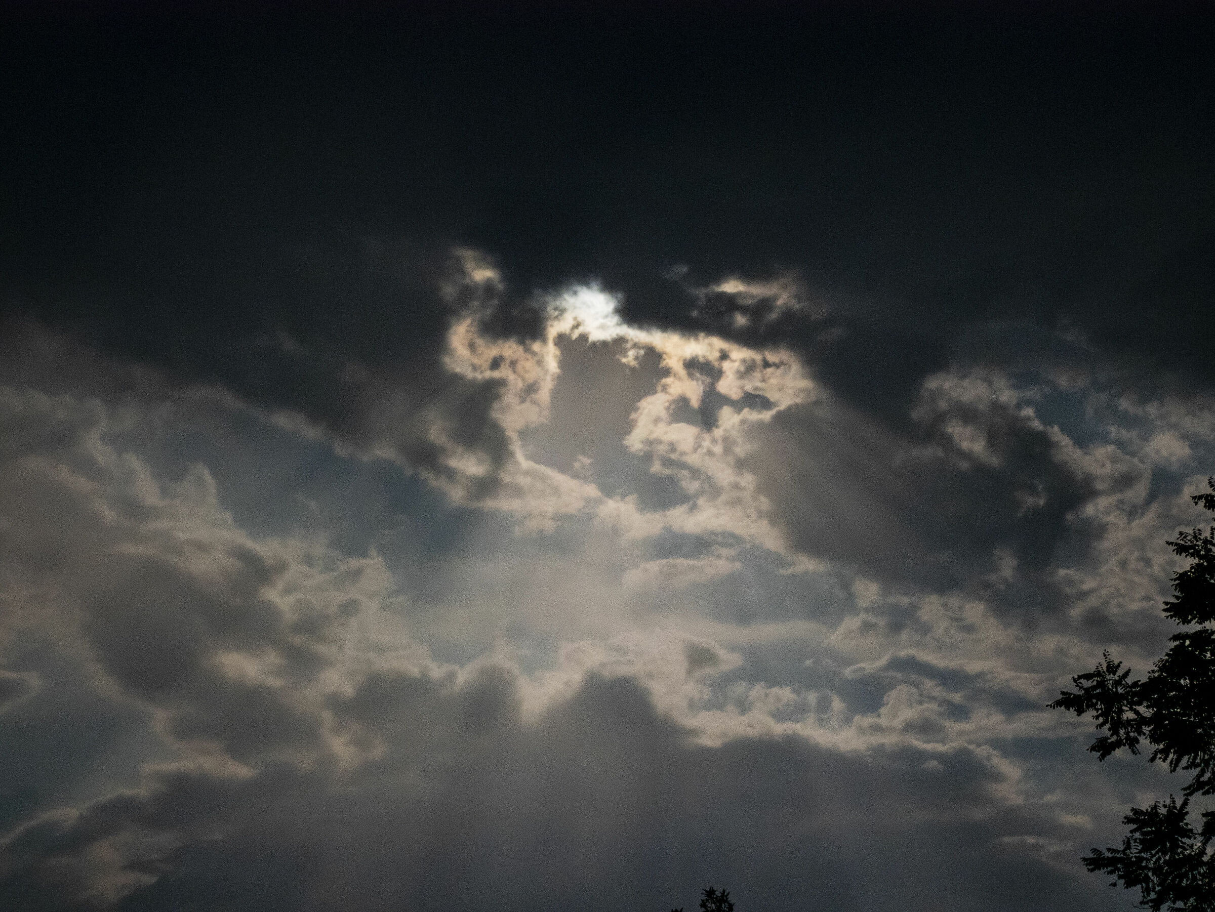 Luce in cerca di un passaggio